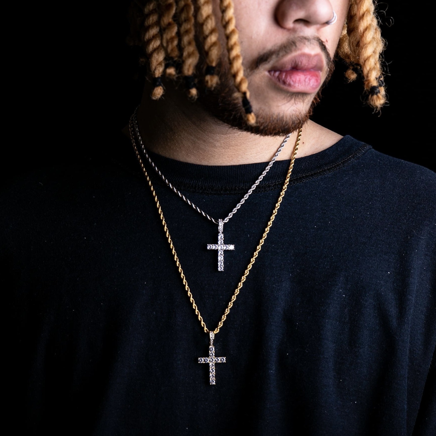 經典鑲鑽十字架墜飾