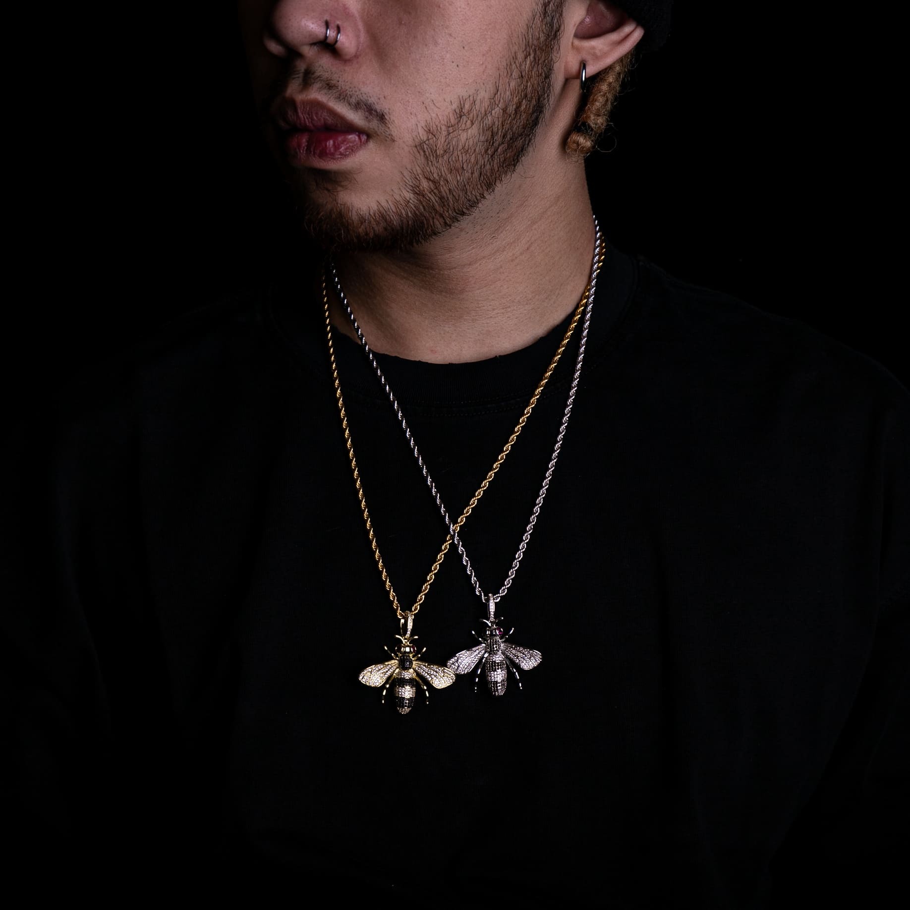 滿鑲大黃蜂墜飾