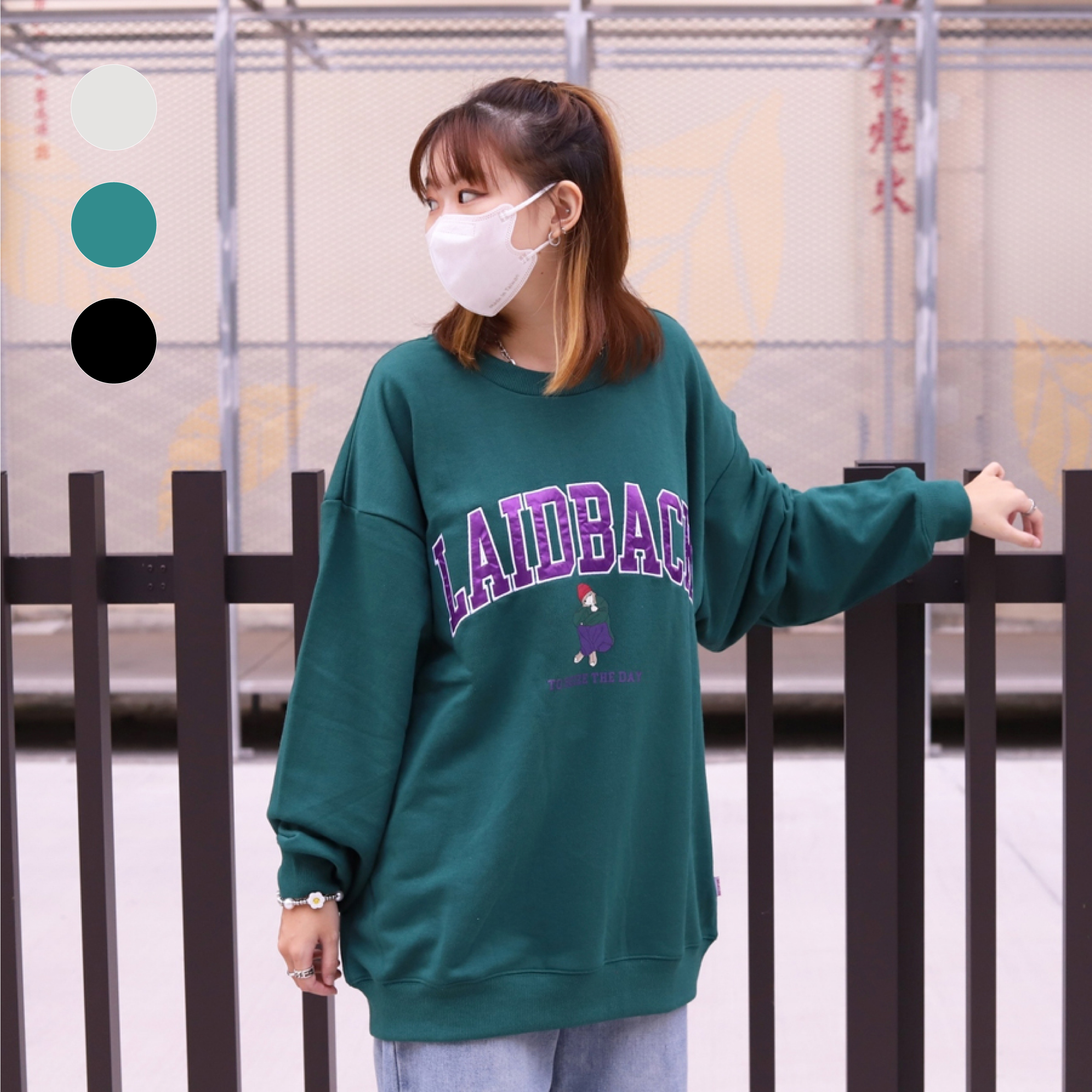 Red Cap Girl 寬版刺繡大學Tee 23509