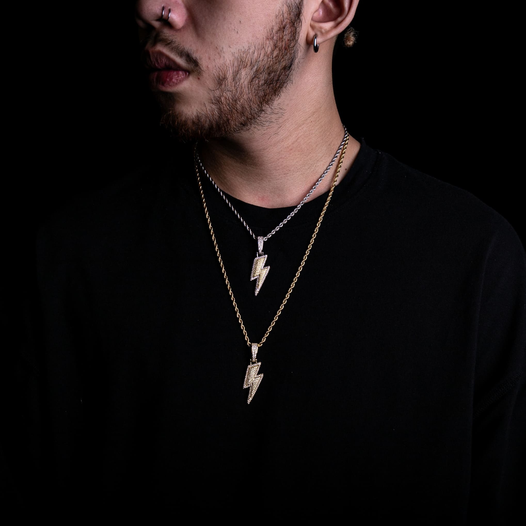 滿鑲閃電造型墜飾