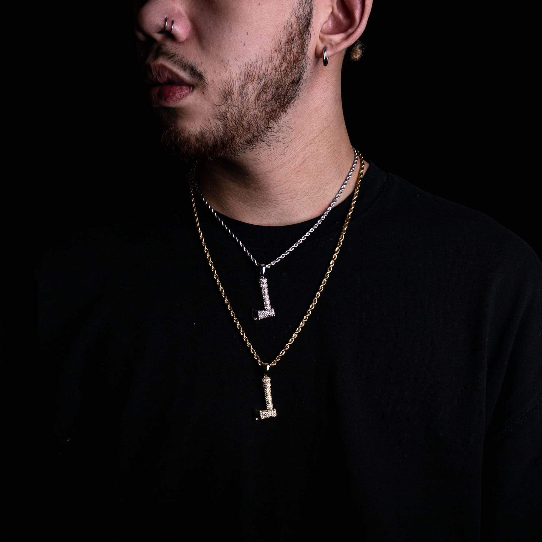 滿鑲斧頭造型墜飾