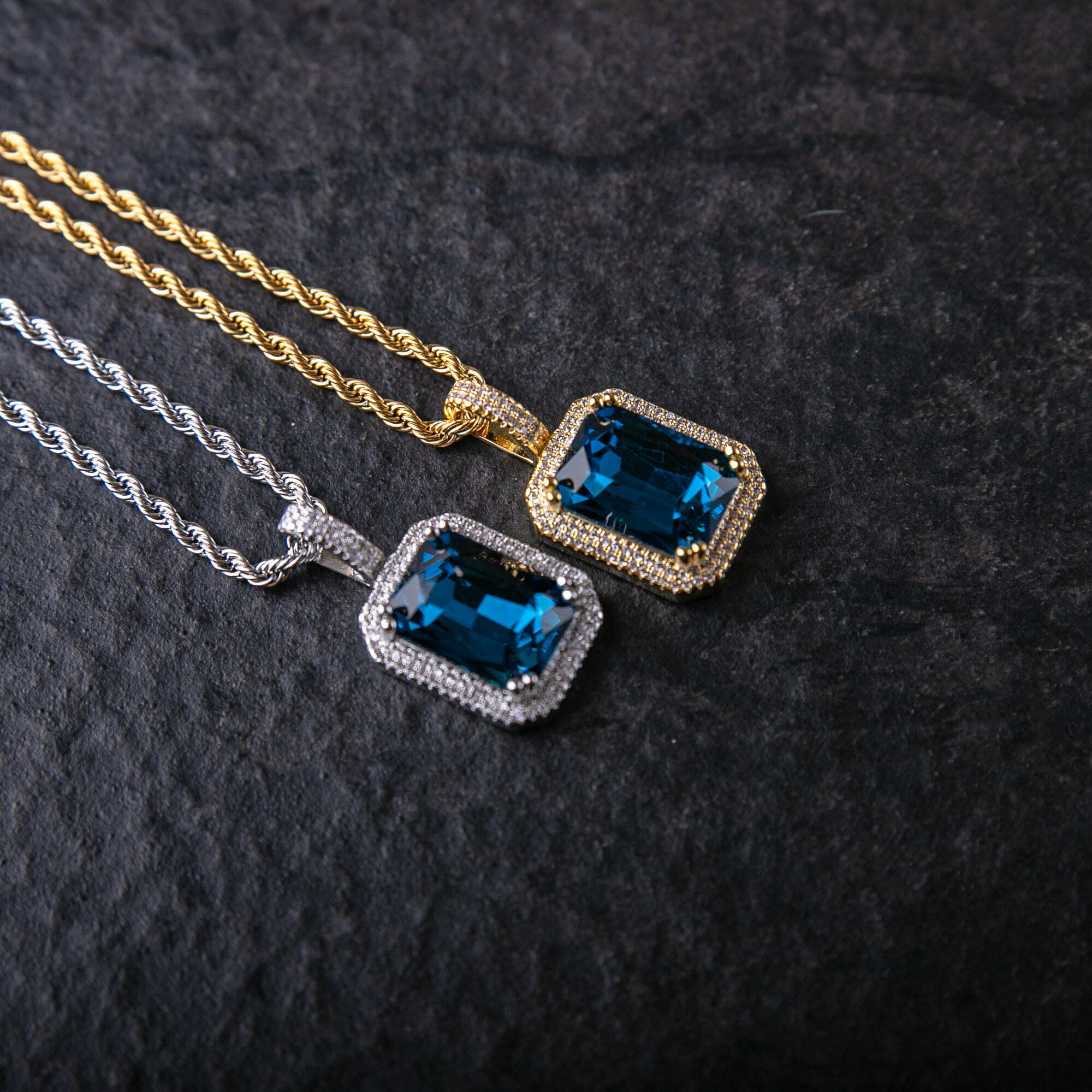 海藍色寶石墜飾