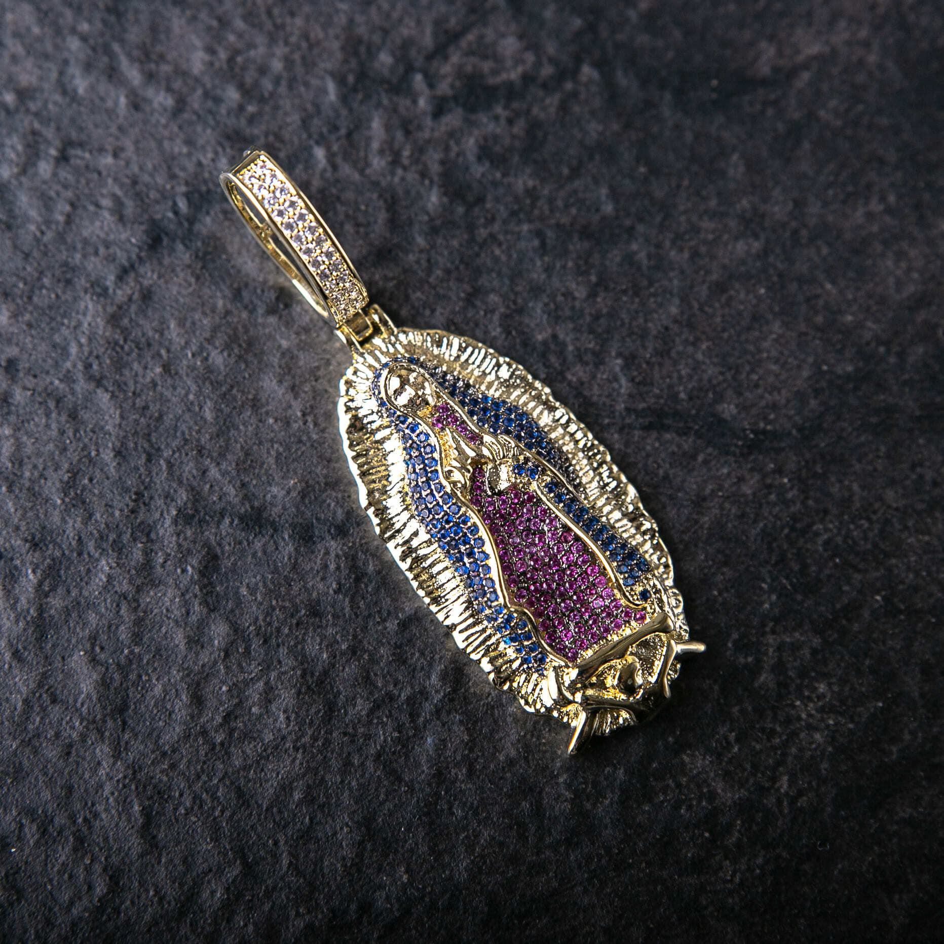 滿鑲聖母瑪莉亞墜飾