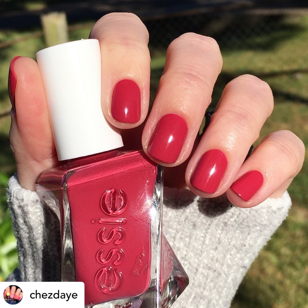 Essie 指甲油 - Sequins On The Rocks - GC301