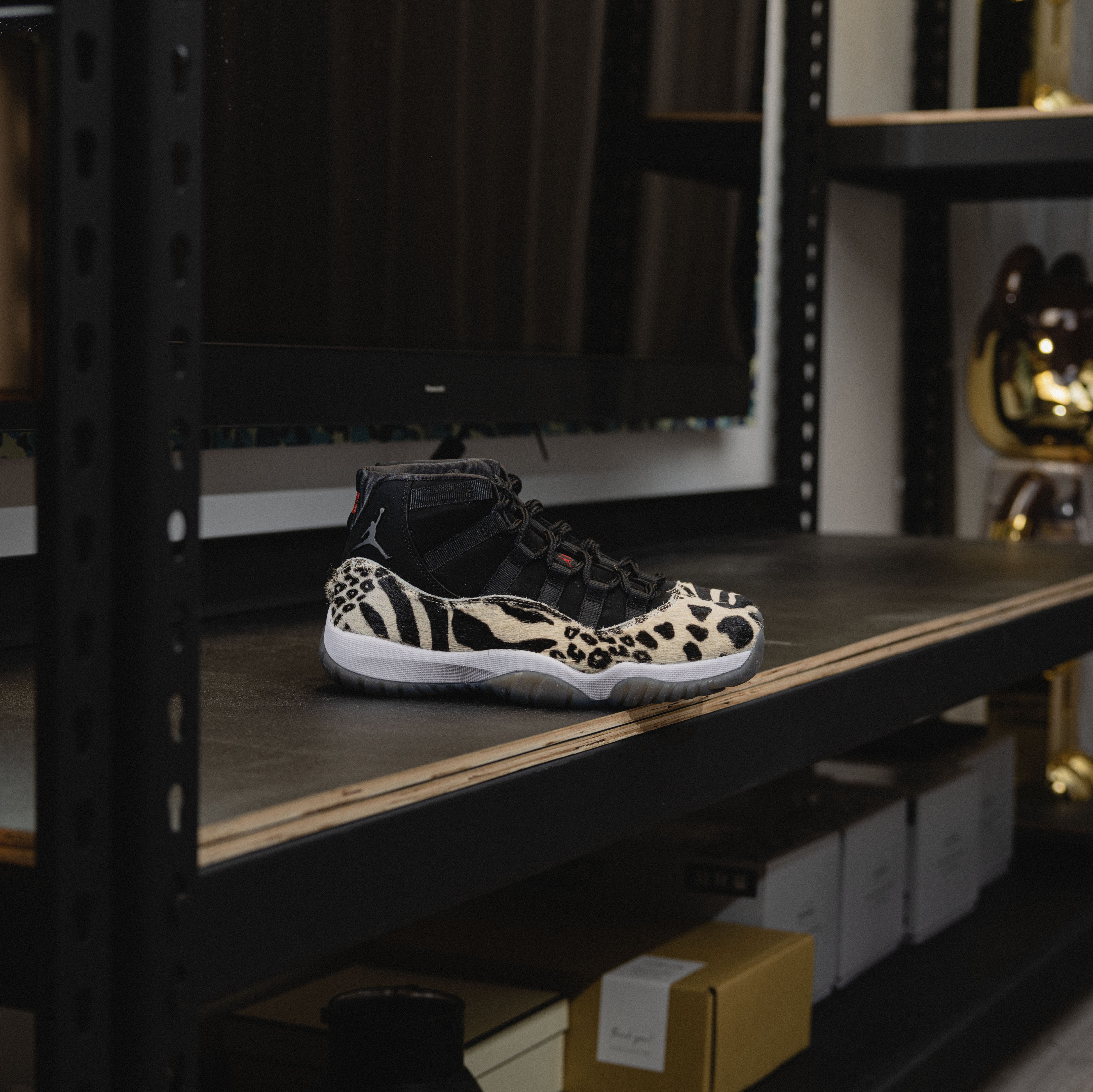 WMNS AIR JORDAN 11 RETRO 馬毛 斑馬紋-AR0715 010