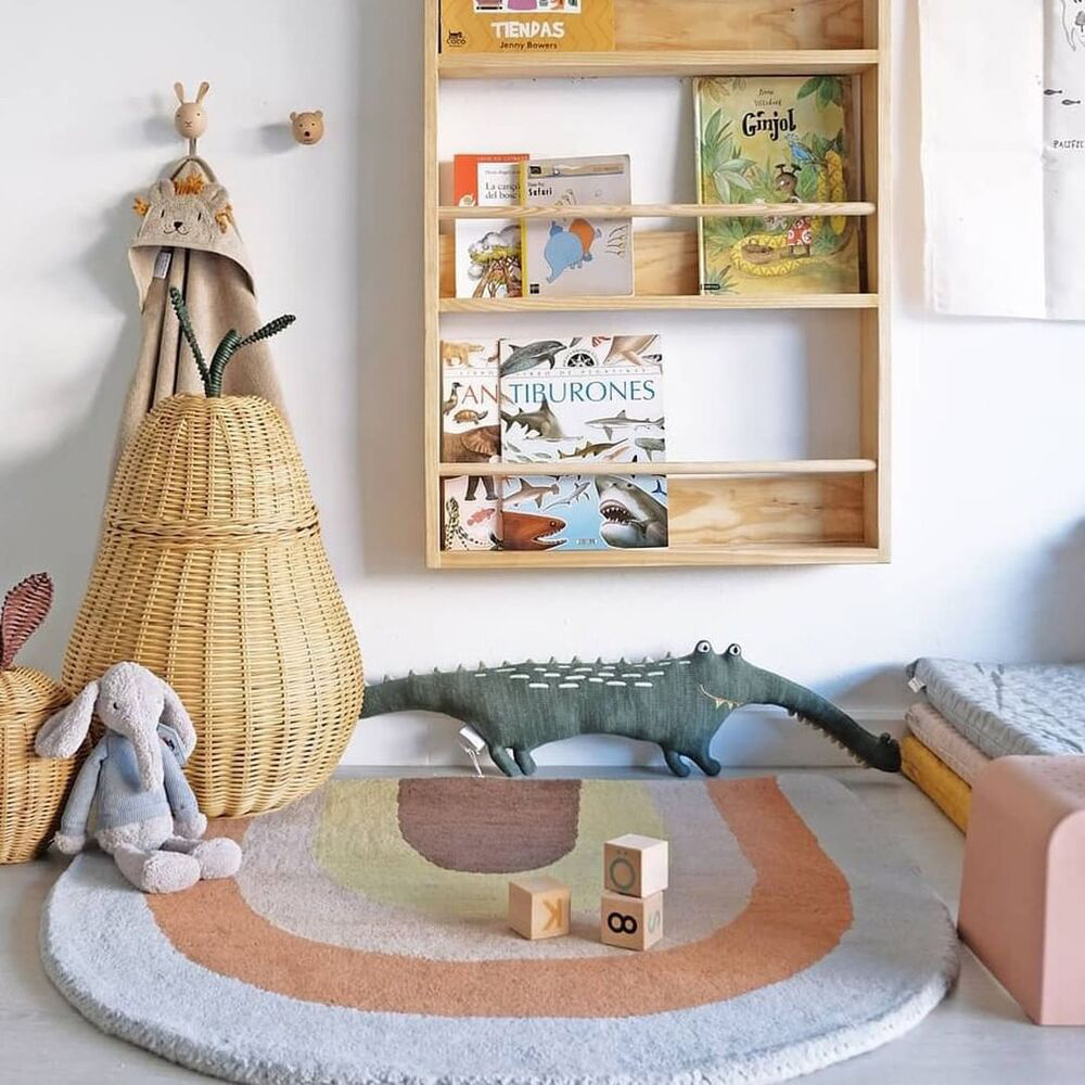 好萩家居|丹麥OYOY-造型手工羊毛地毯-彩虹系列,色澤柔美,搭配歐洲家居擺設,創造舒適的兒童房間。