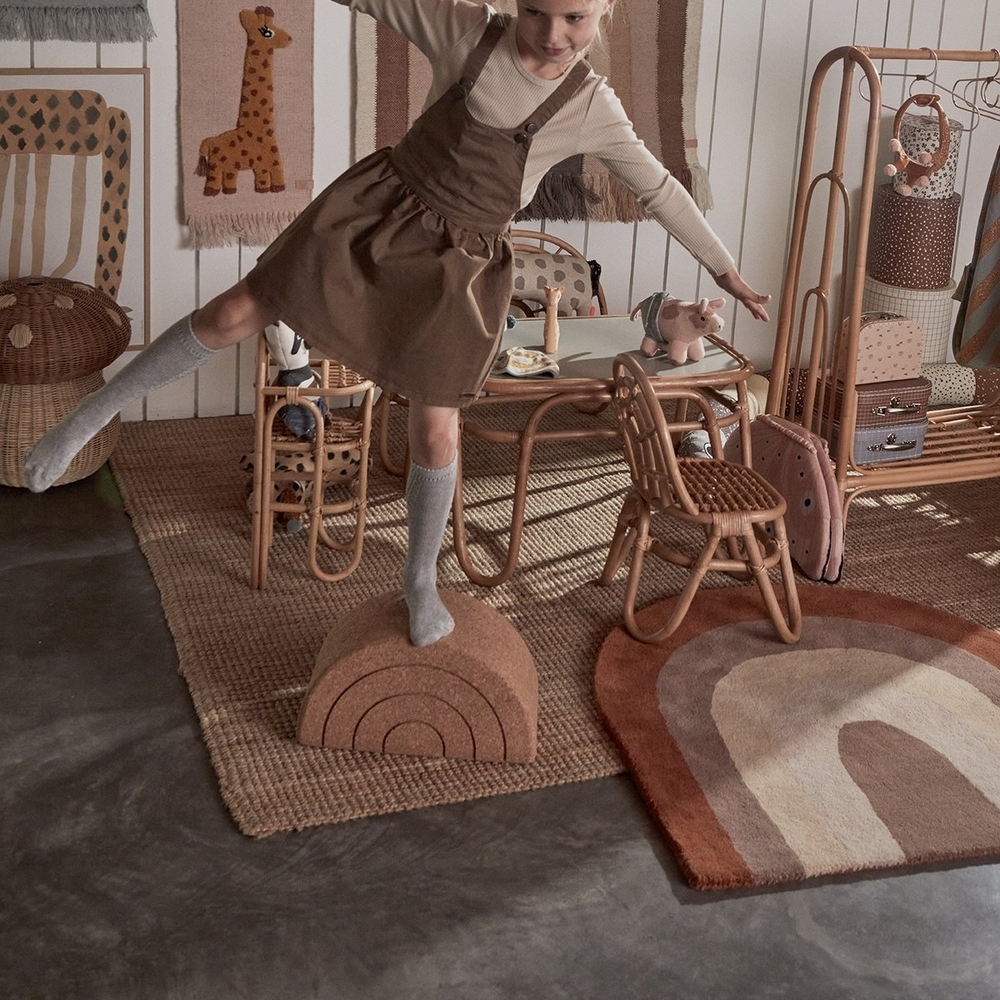 好萩家居|丹麥OYOY-造型手工羊毛地毯-彩虹系列,搭配童品牌玩偶及家飾,創造幸福童年。