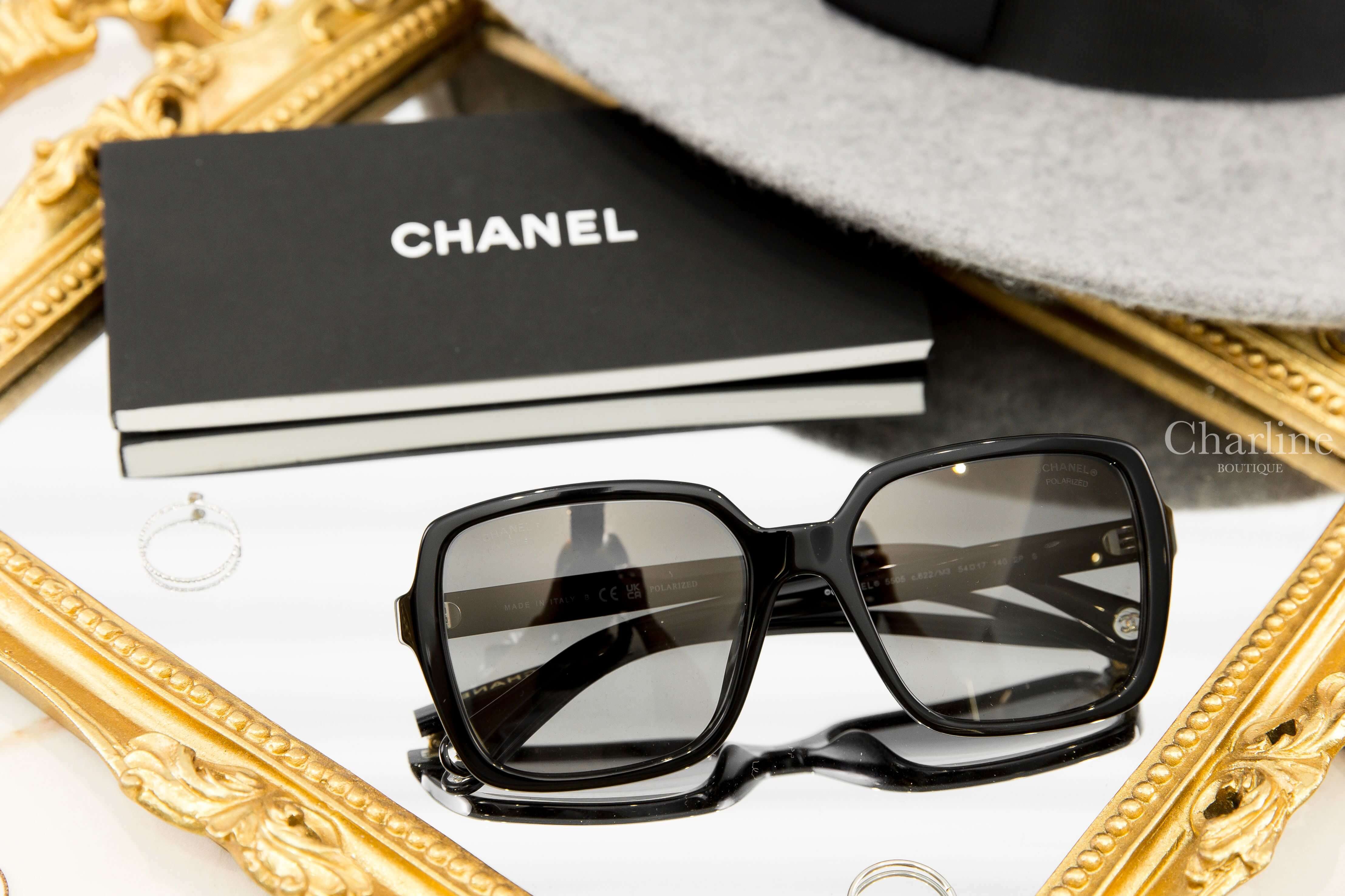 Chanel Square Sunglasses 黑色方框灰色鏡片側邊金字Chanel/CC太陽眼鏡-Charline Boutique 精品代購