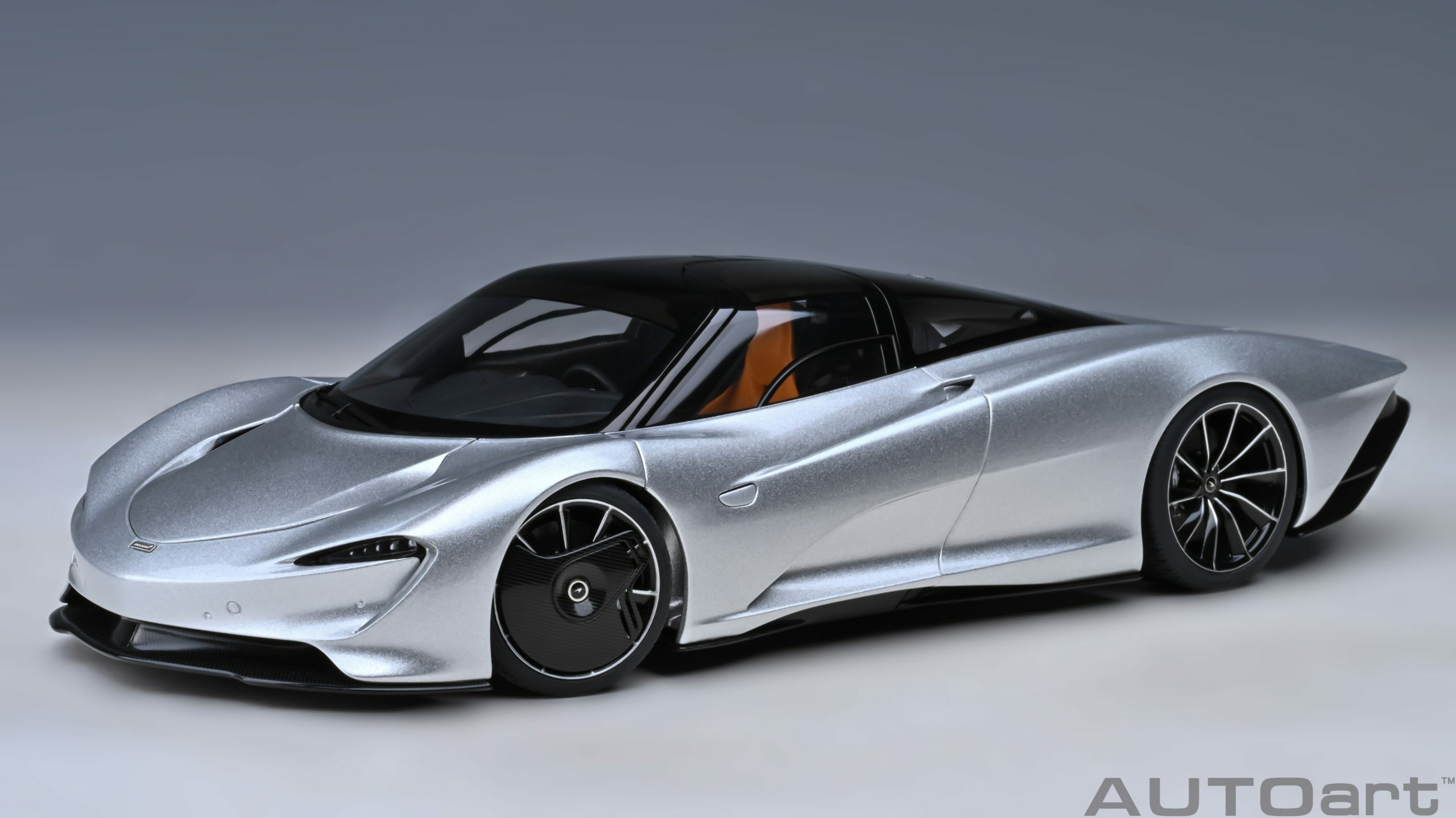 1/18 AUTOART McLaren Speedtail (Supernova Silver) (76090)
