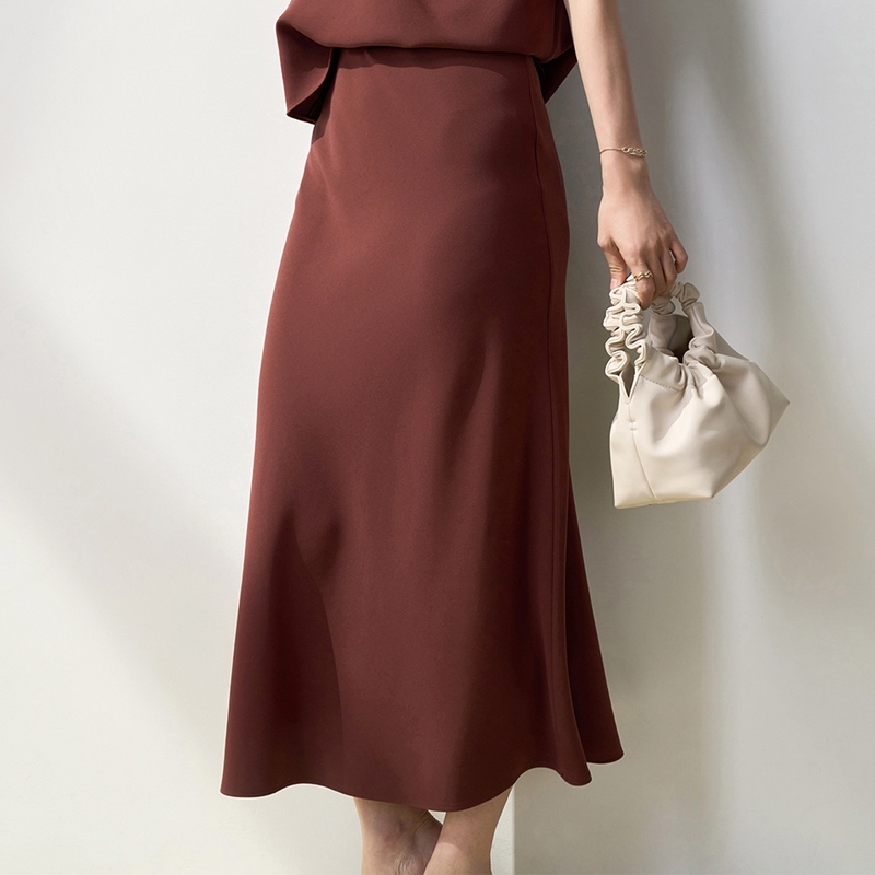 【零碼出清不退換】純色剪裁醋酸長裙 兩色