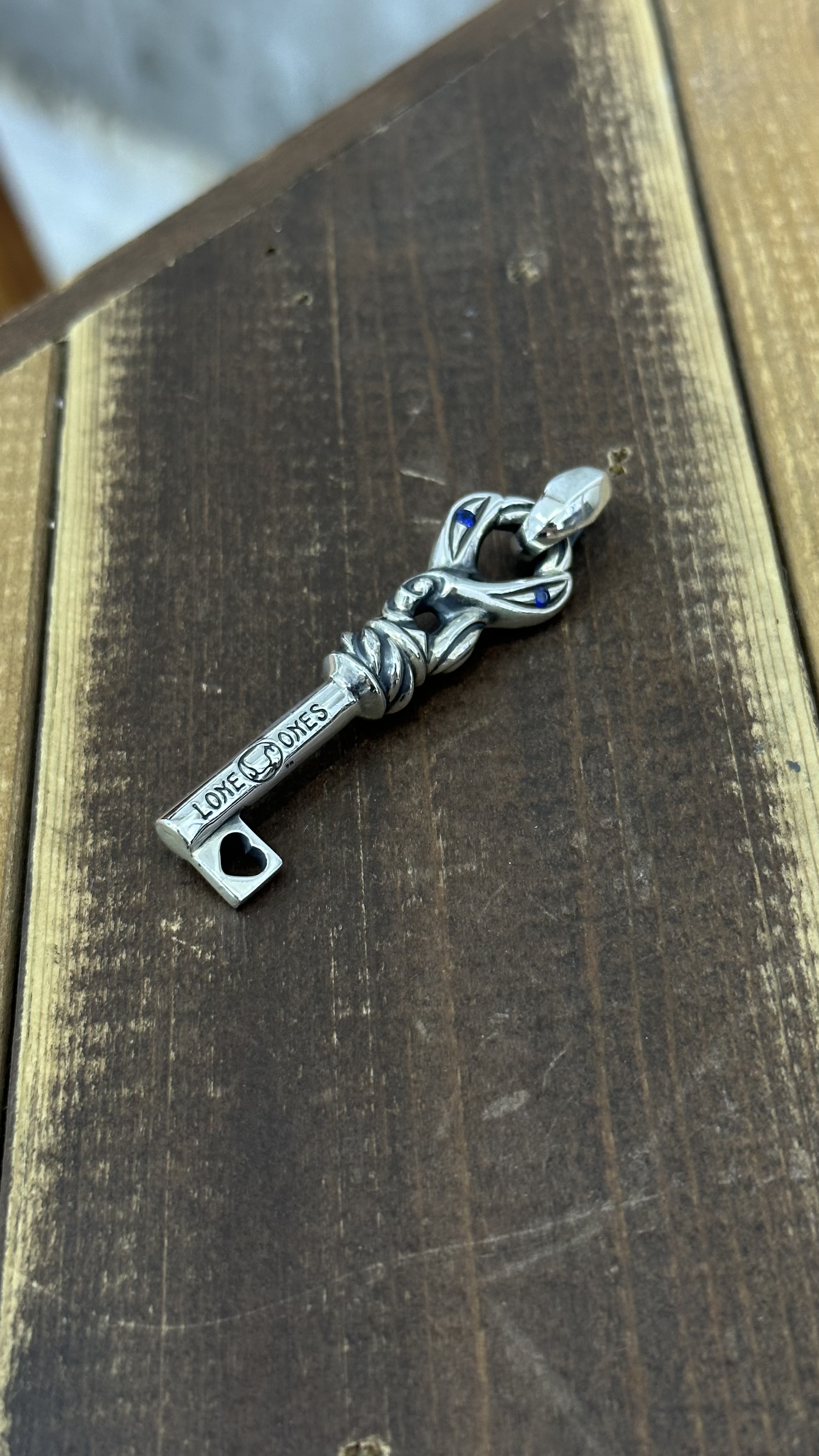 MF Pendant: Crane Key Sapphire