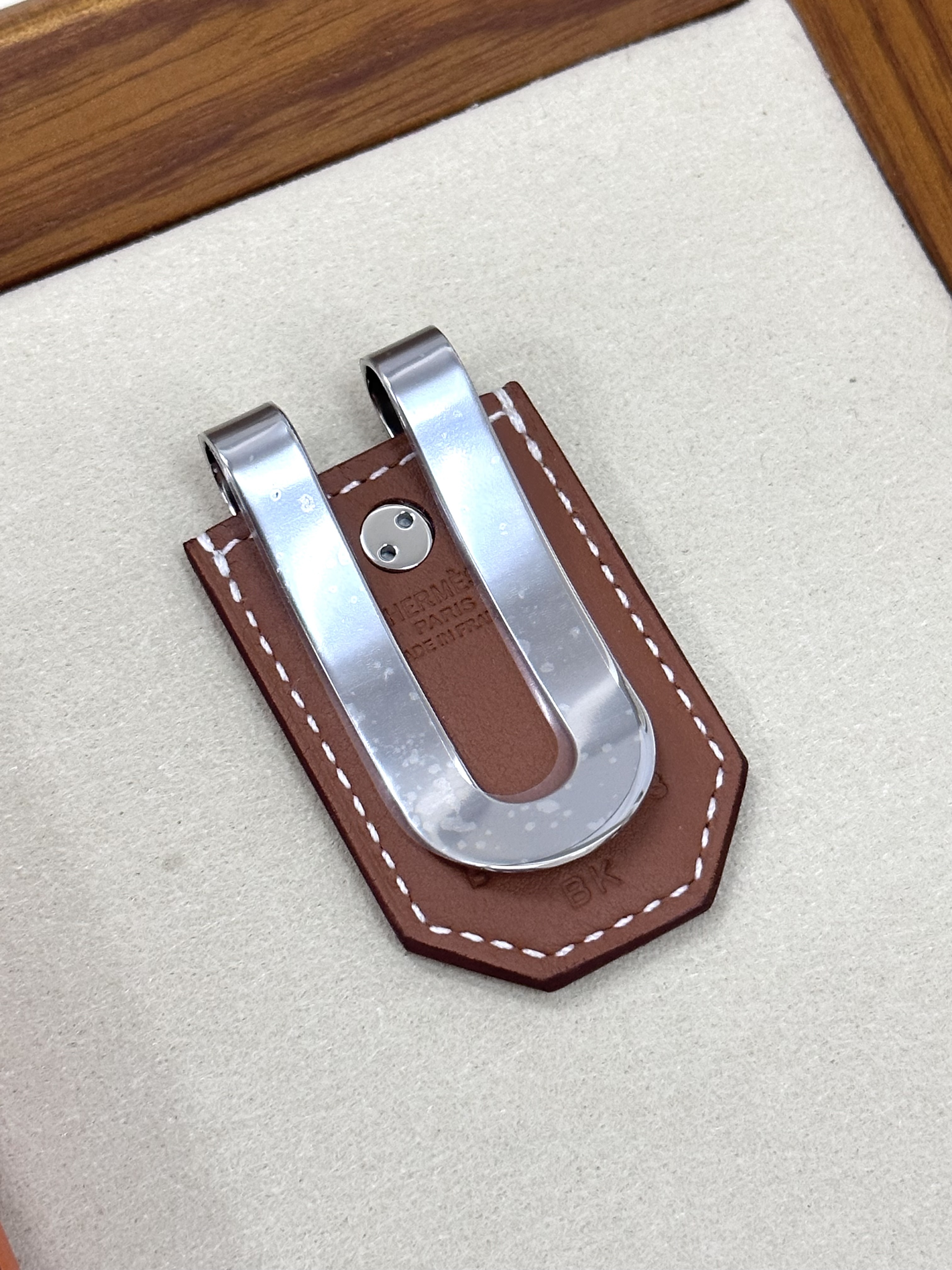 Hermes Heritage bill clip