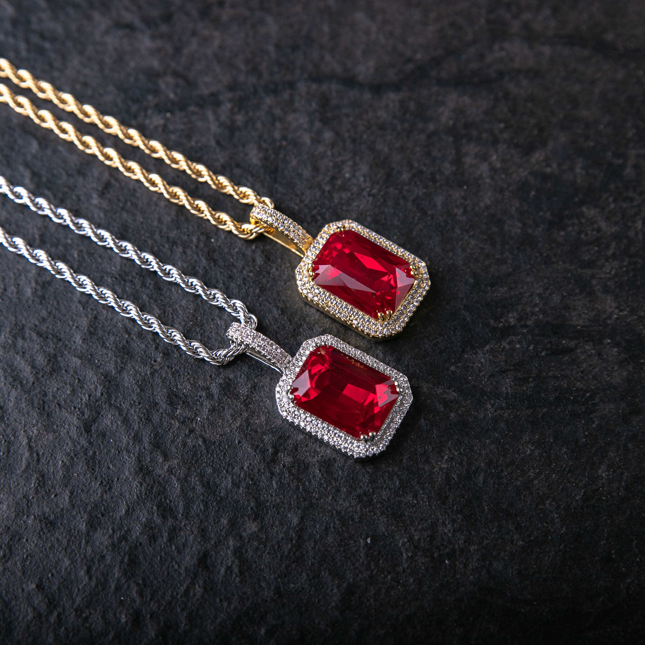 紅寶石色寶石墜飾
