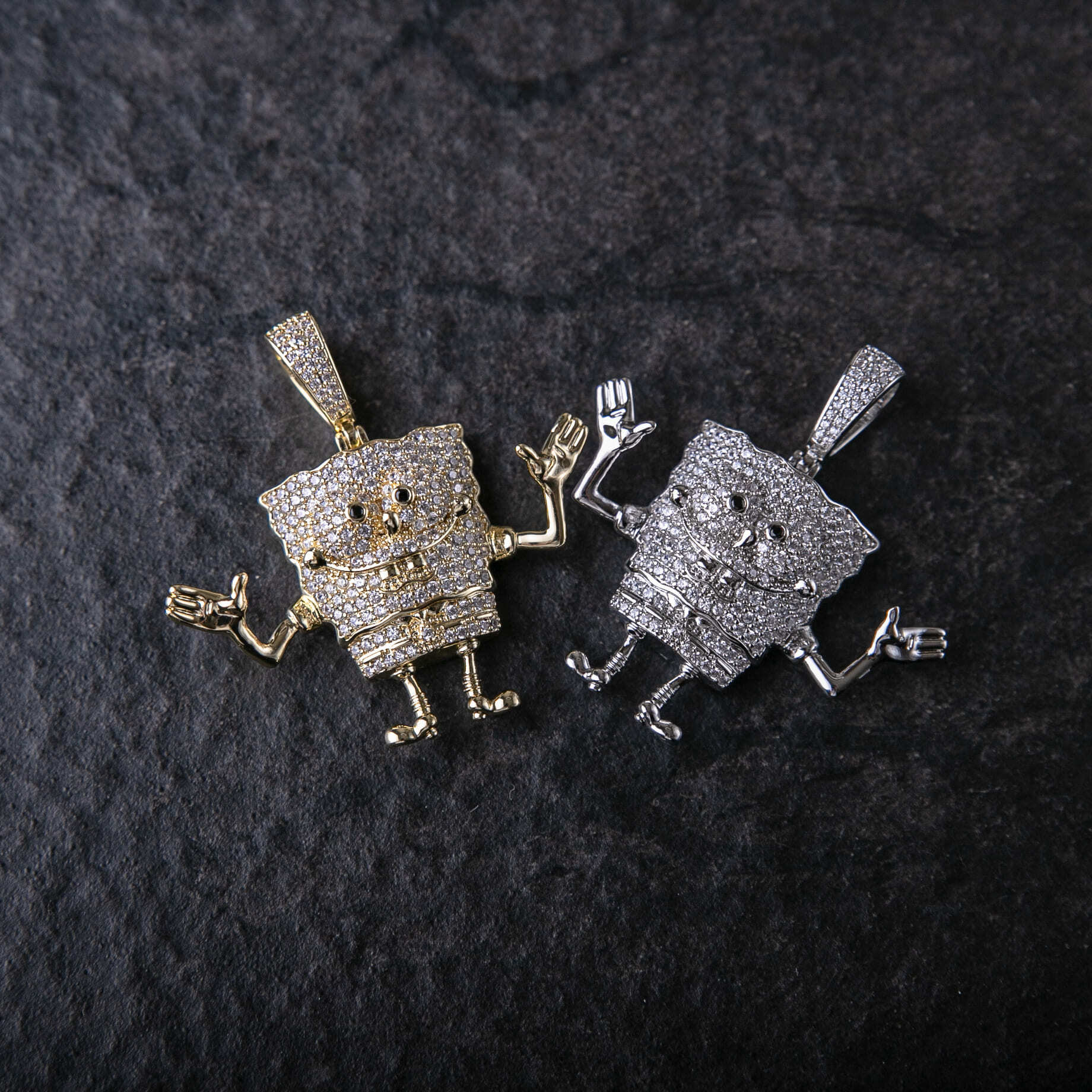 翻玩滿鑲海綿寶寶墜飾