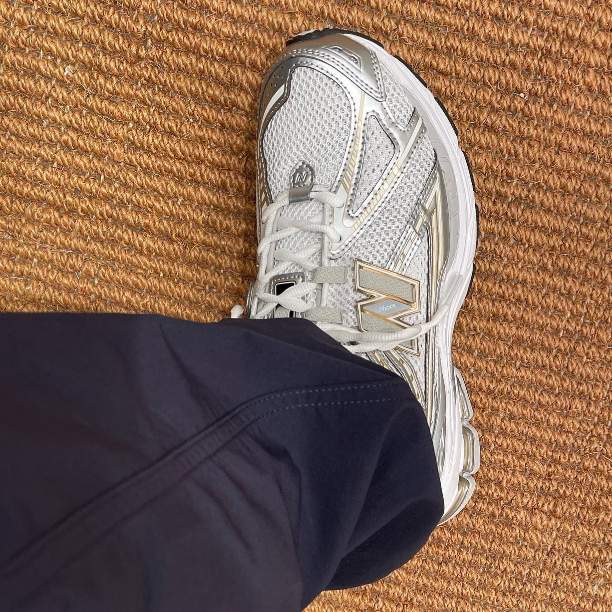 New Balance 1906R 白金 白色 IU著用款 復古 1906 運動鞋 老爹鞋 M1906RI