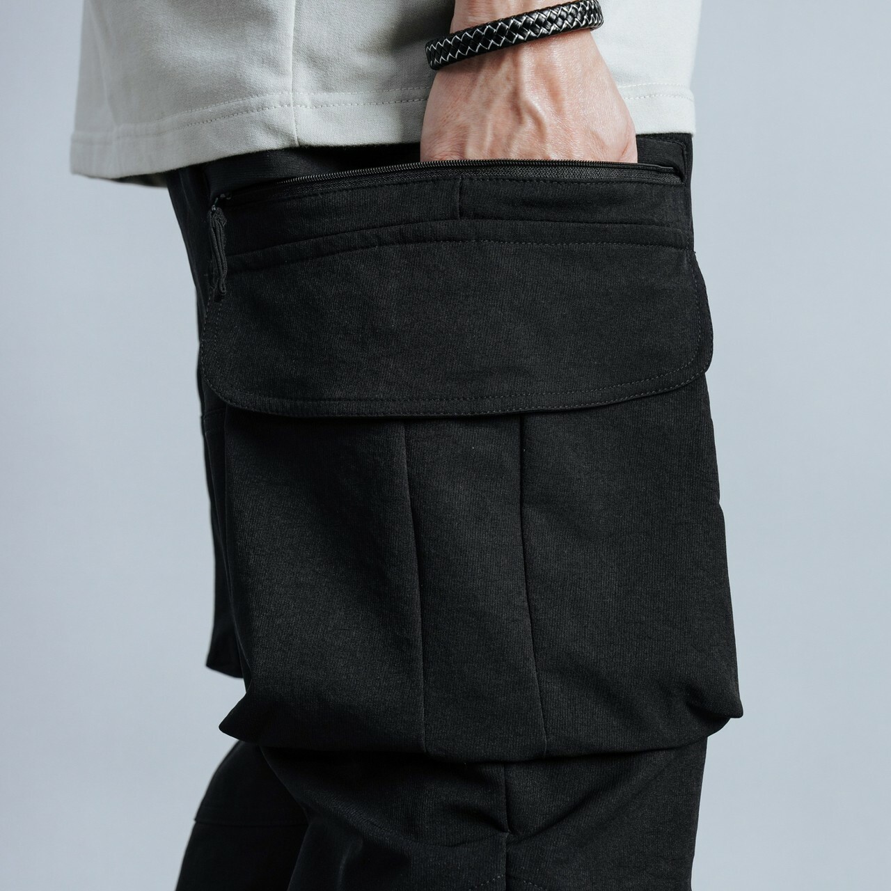 多口袋拉鍊工裝彈力長褲黑口袋照