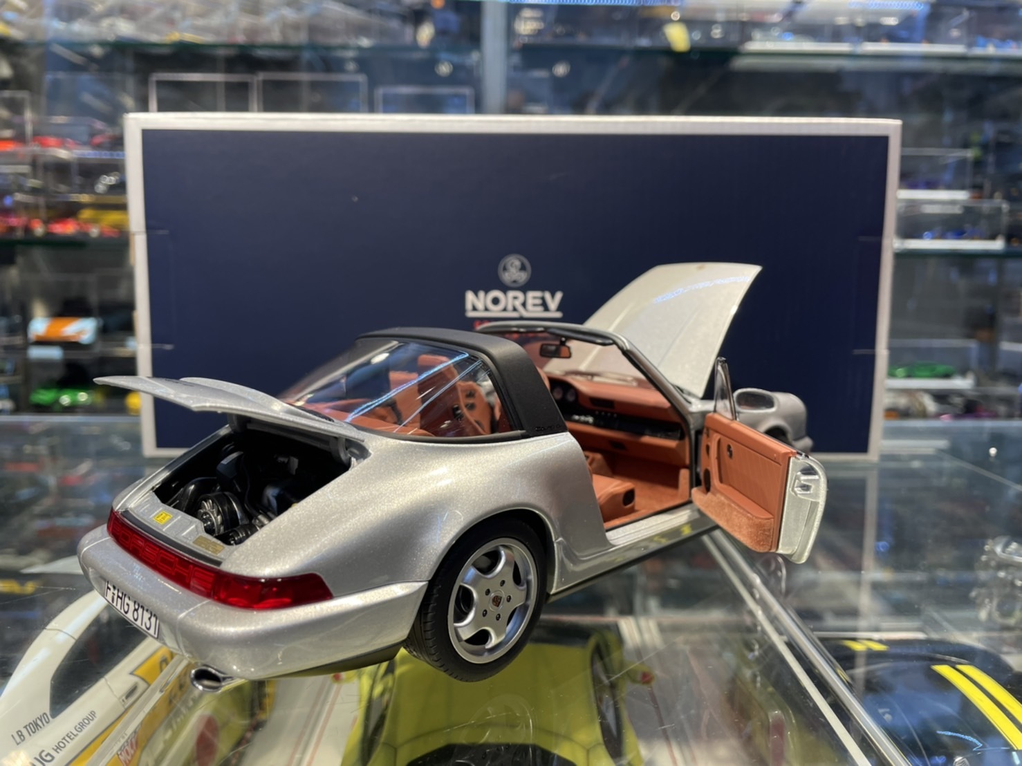 201-011 ノレブ 1/18 ポルシェ 911 Carrera4 Targa NOREV 1/18