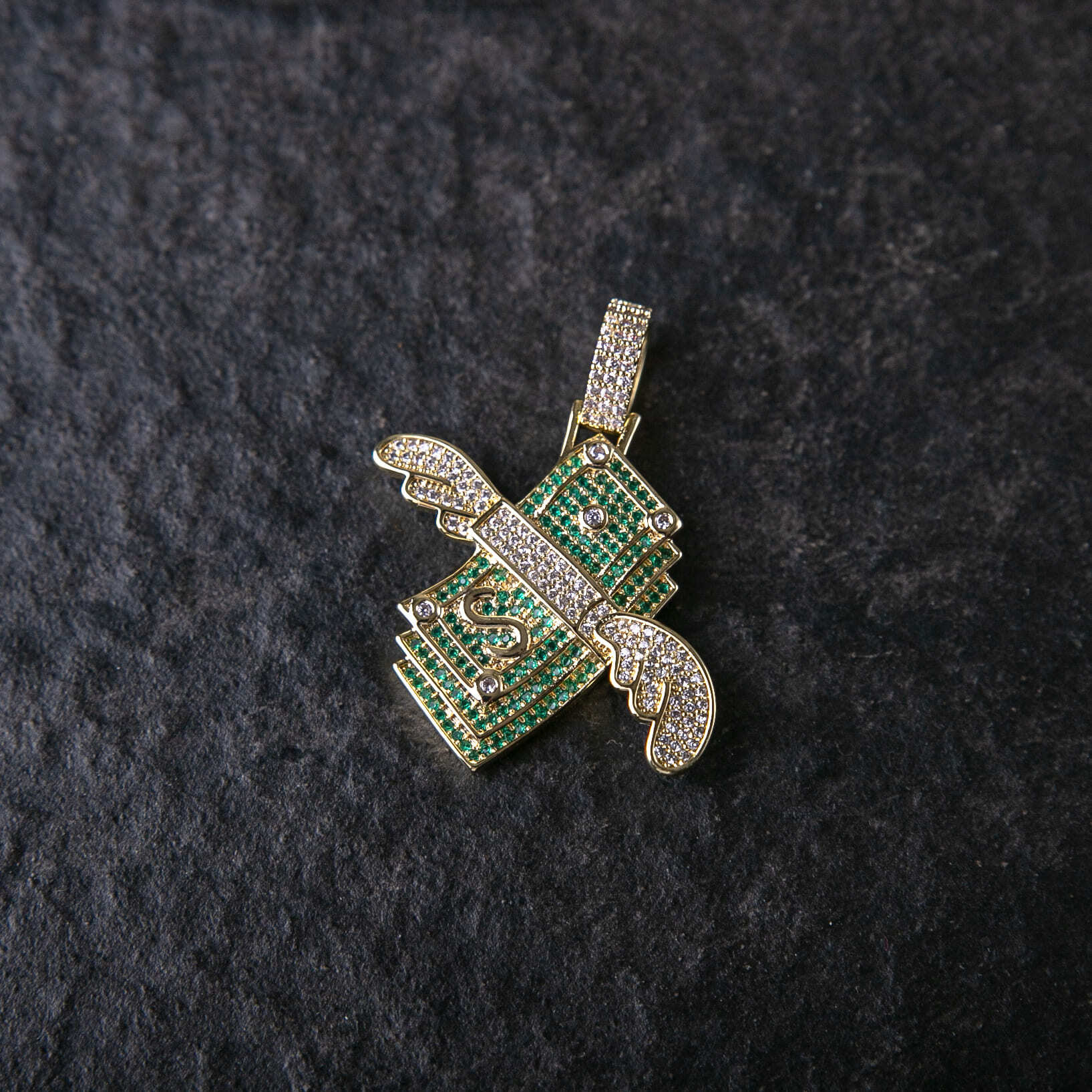 滿鑲翅膀鈔票墜飾