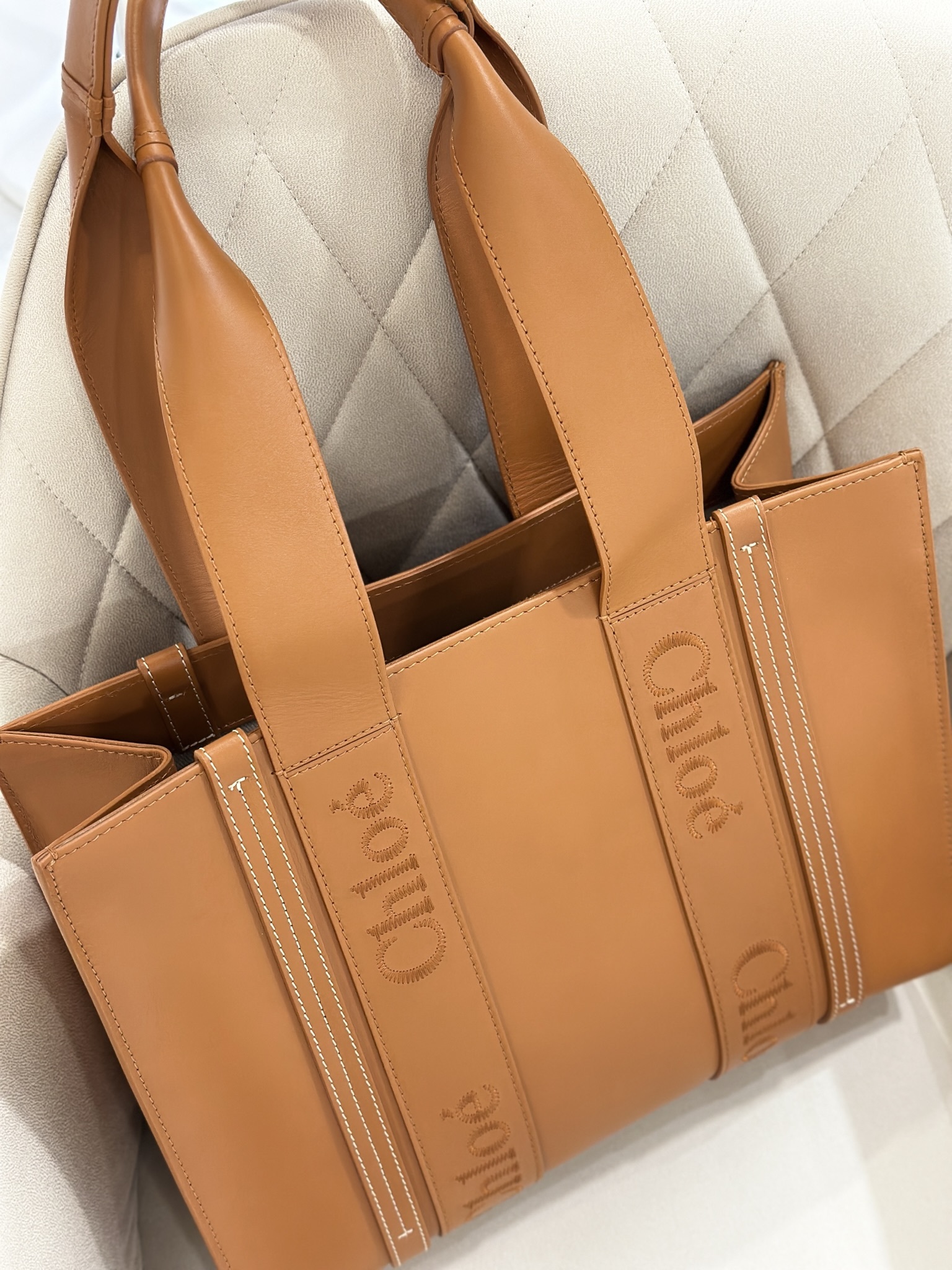 CHLOE Woody Medium Tote in Calfskin