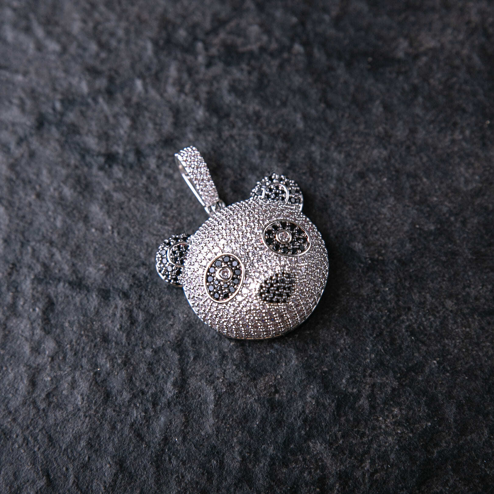 滿鑲熊貓頭墜飾