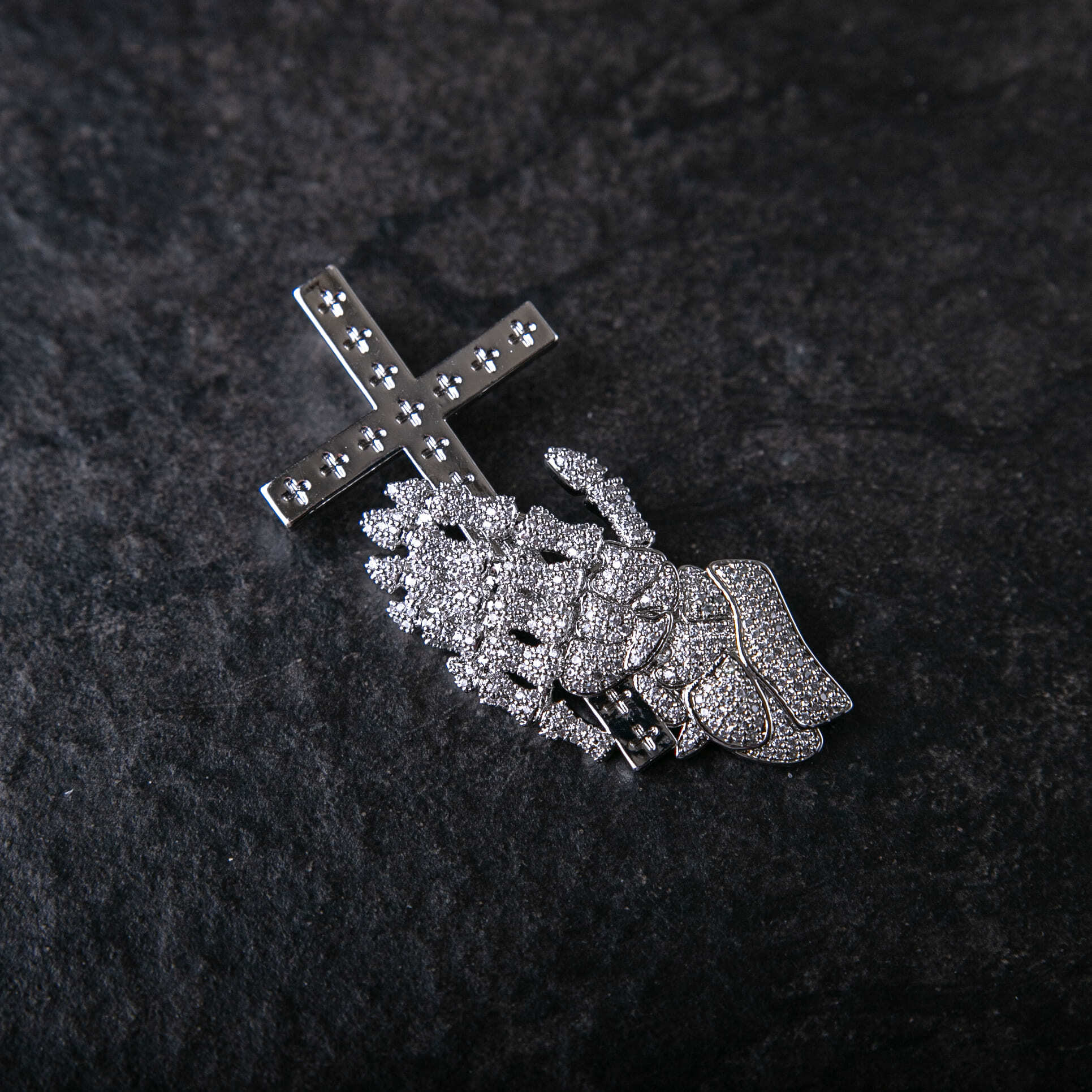 骷髏祈禱手墜飾