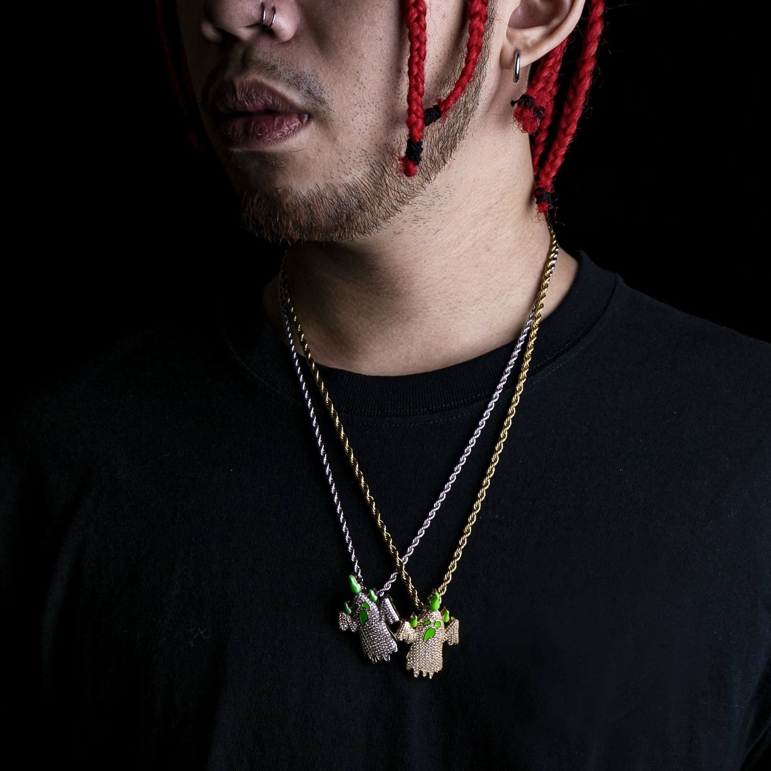 滿鑲夜光幽靈墜飾