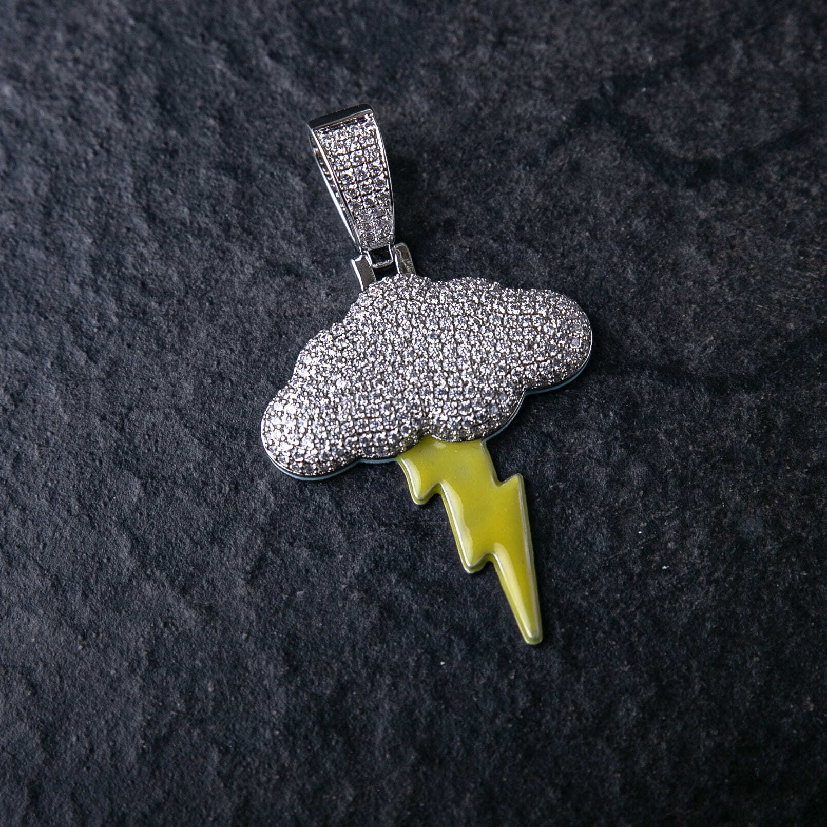 滿鑲夜光珐瑯雷雲墜飾