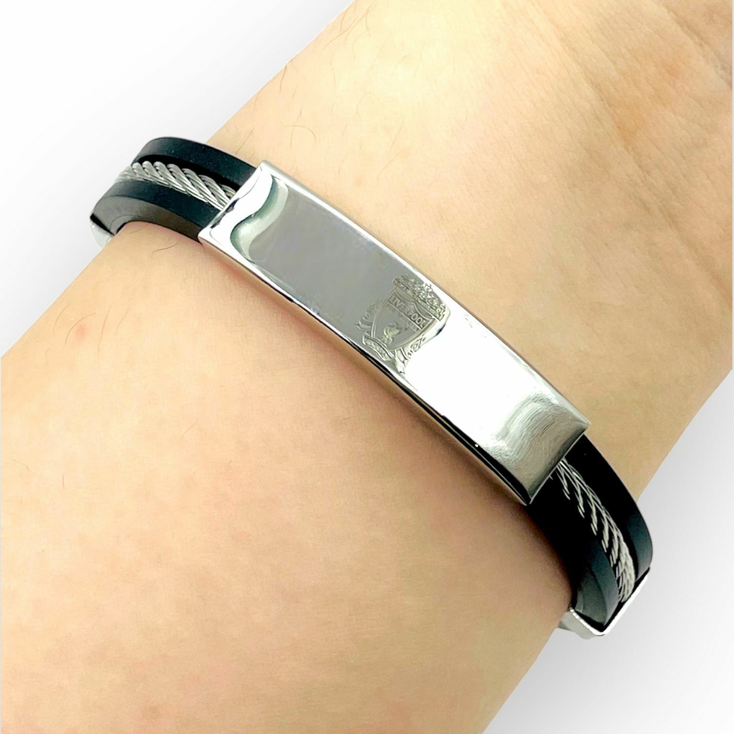 利物浦銀黑色金屬手帶