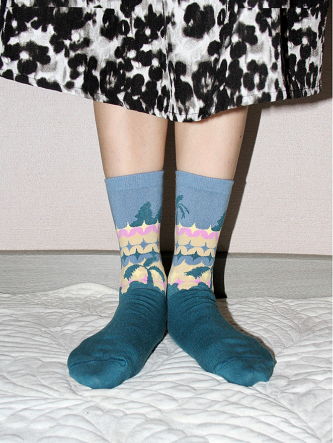 [Empty Cones] Castle at Nightfall Casual Socks