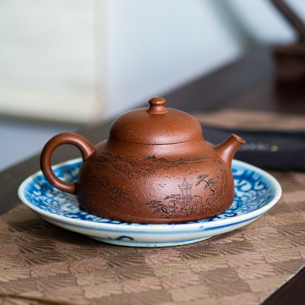 【玉笠】-- 經典壺型，器型簡約，凝煉線條完美展示造型魅力。