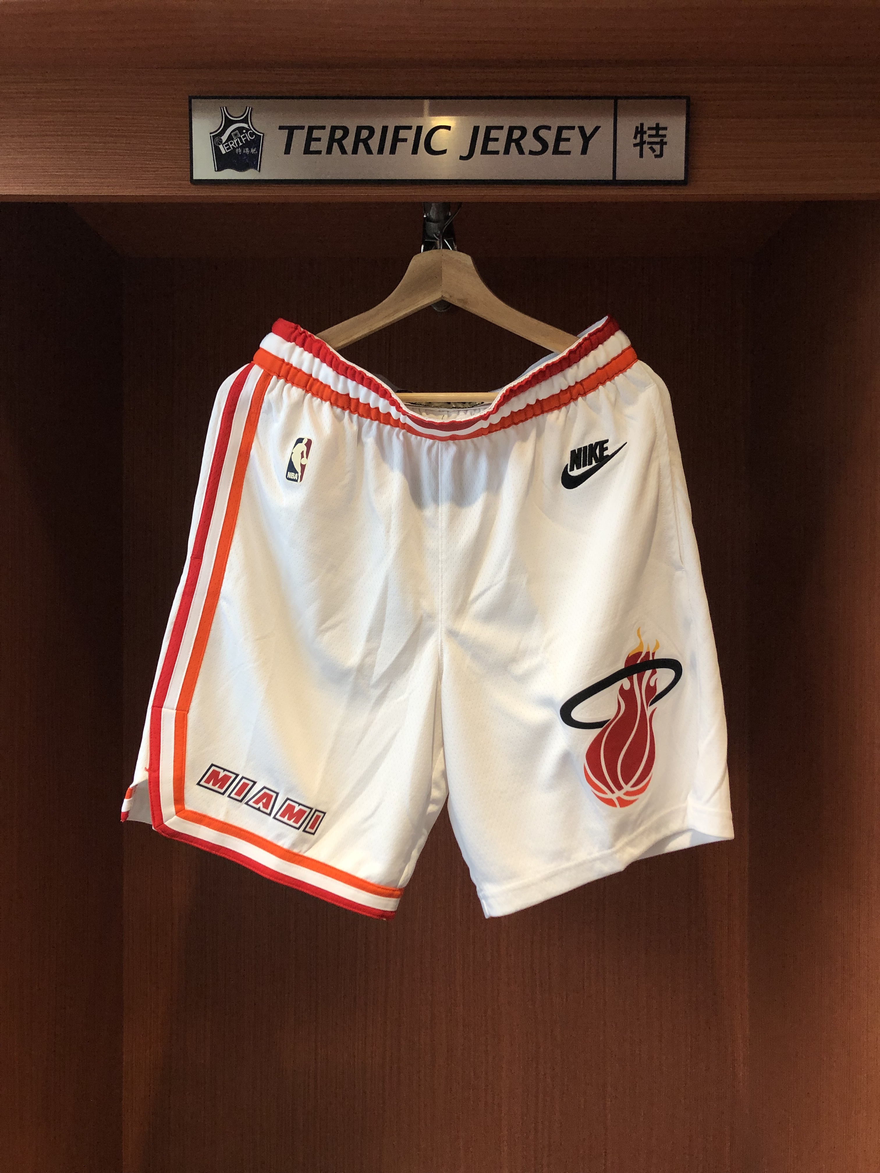 NBA球褲 Miami Heat 邁阿密熱火復古球褲 HWC Nike Swingman Shorts 球迷版 有口袋 全新