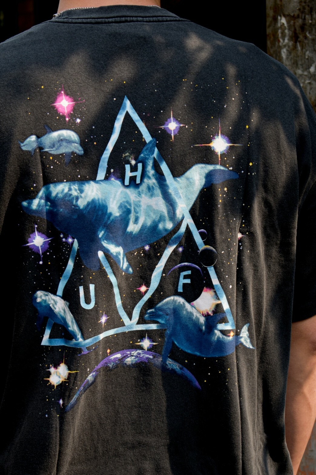 ☆ETW☆【EASY TO WEAR】HUF SPACE DOLPHINS WASHED S/S TEE 水洗黑 海豚 短袖 T恤 短T