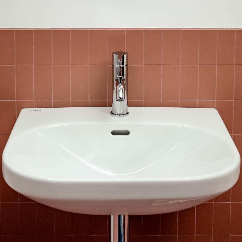 Laufen "Lua" 8.1108.1.000.104.1 + 8.9988.2.000.000.1 Wallhung washbasin, with 1 tap hole & overflow