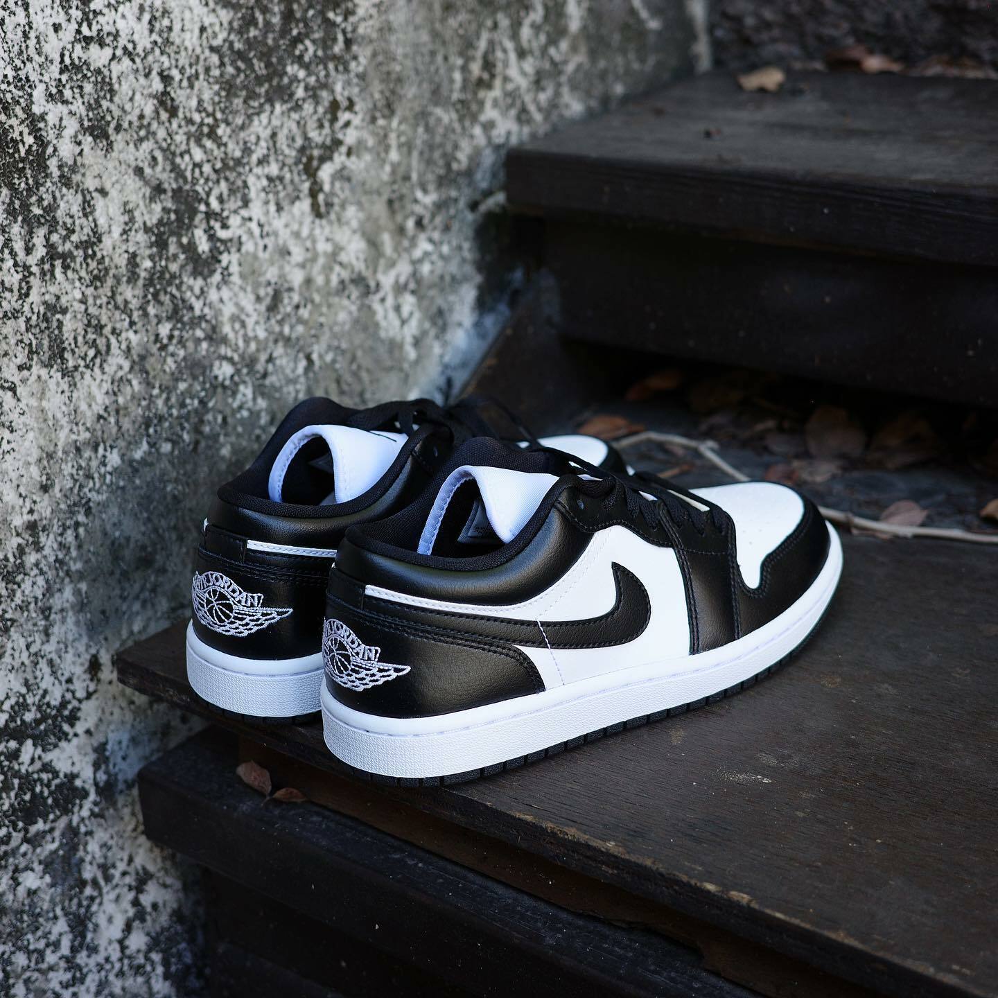 WMNS Air Jordan 1 low 熊貓（ DC0774-101 )