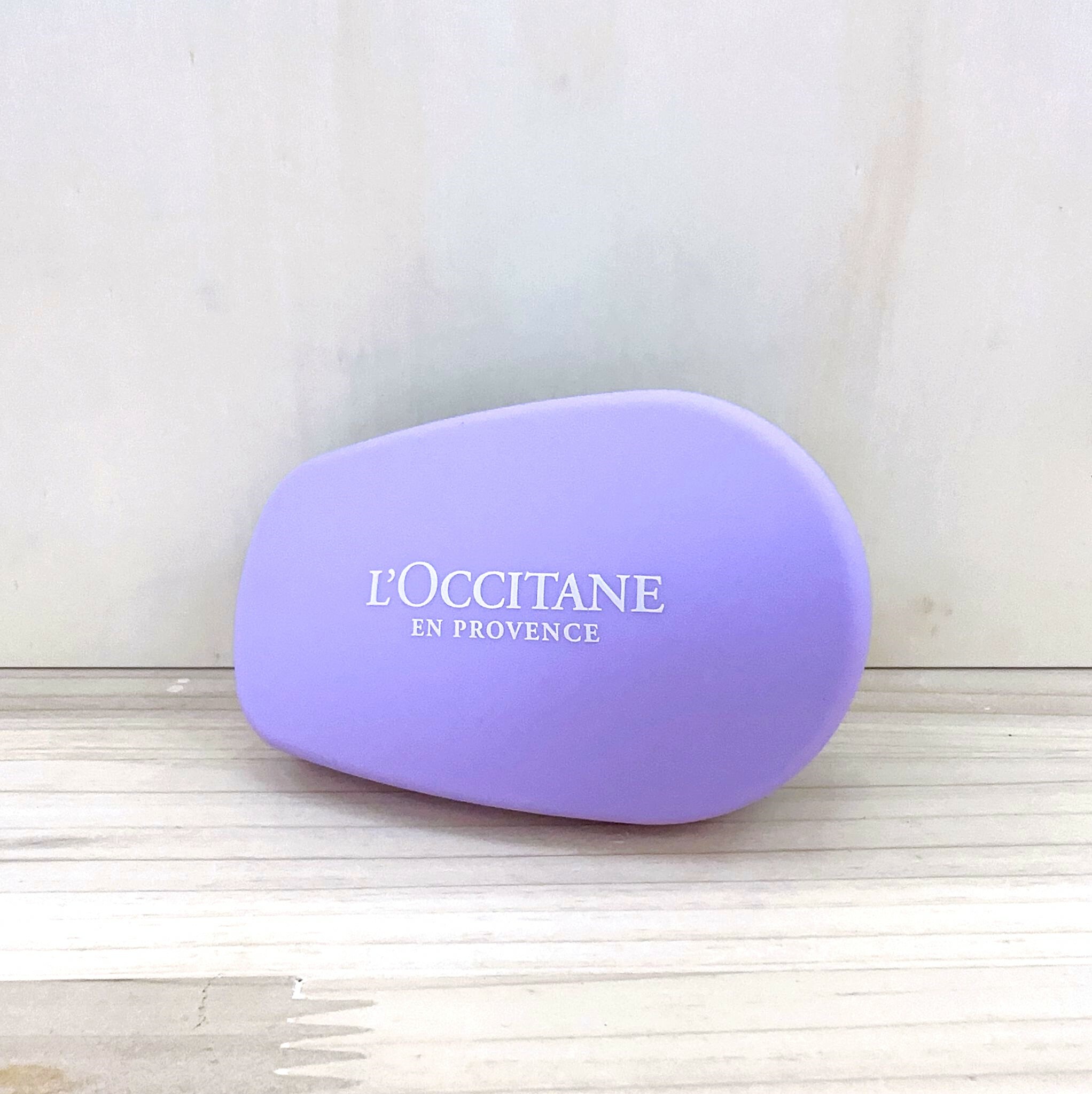L'OCCITANE 頭皮按摩梳