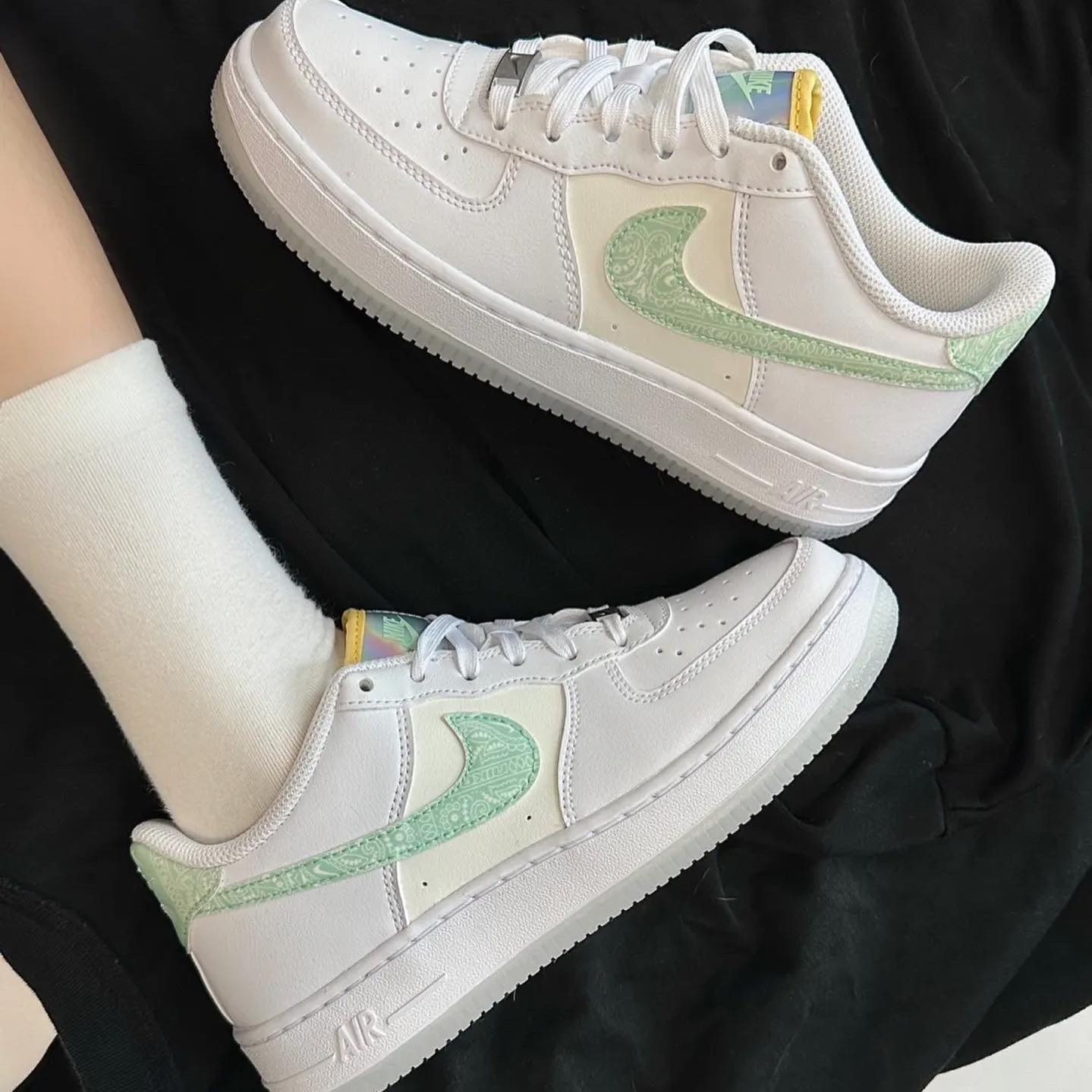 NIKE AIR FORCE 1 AF1 薄荷綠蘋果綠變形蟲鐳射光女鞋FJ7706-131 / 調貨