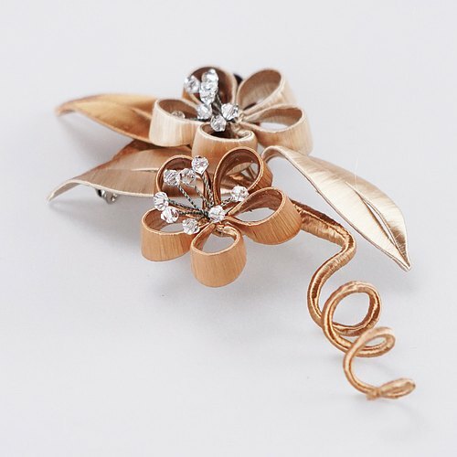 春仔花梅花胸針｜創新纏花工藝 生活美學展現獨特個性