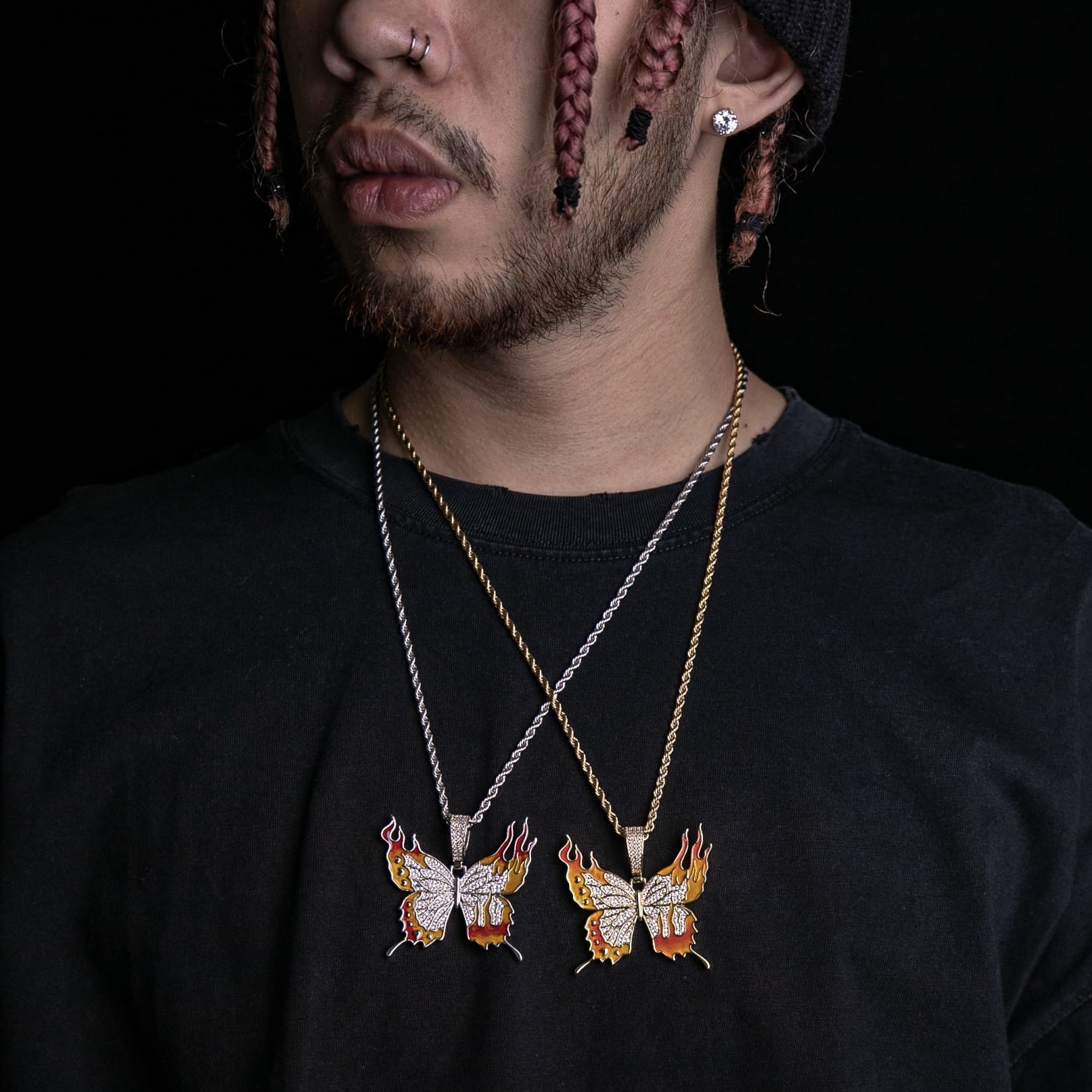 滿鑲火焰珐瑯蝴蝶墜飾