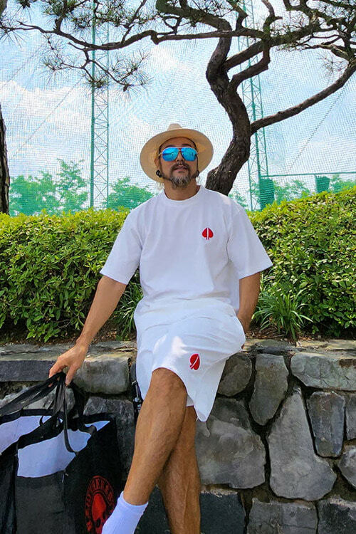 黑桃刺繡寬鬆款短袖T恤