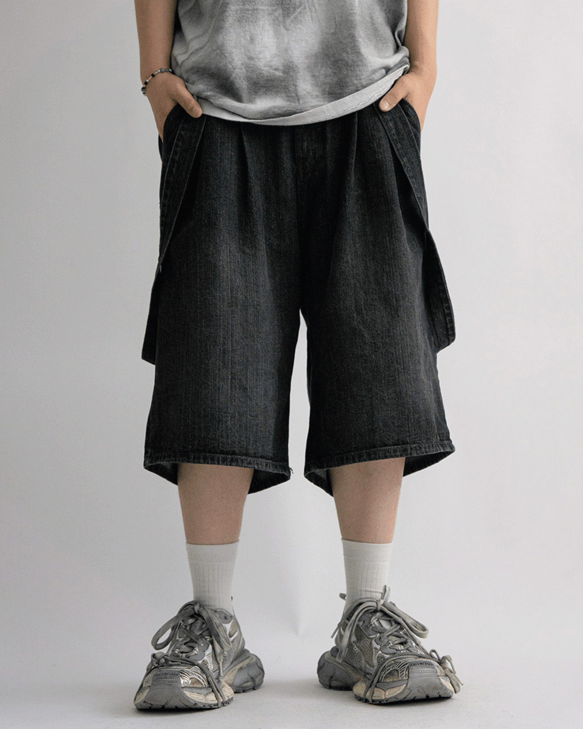 吊帶扣半身牛仔短褲