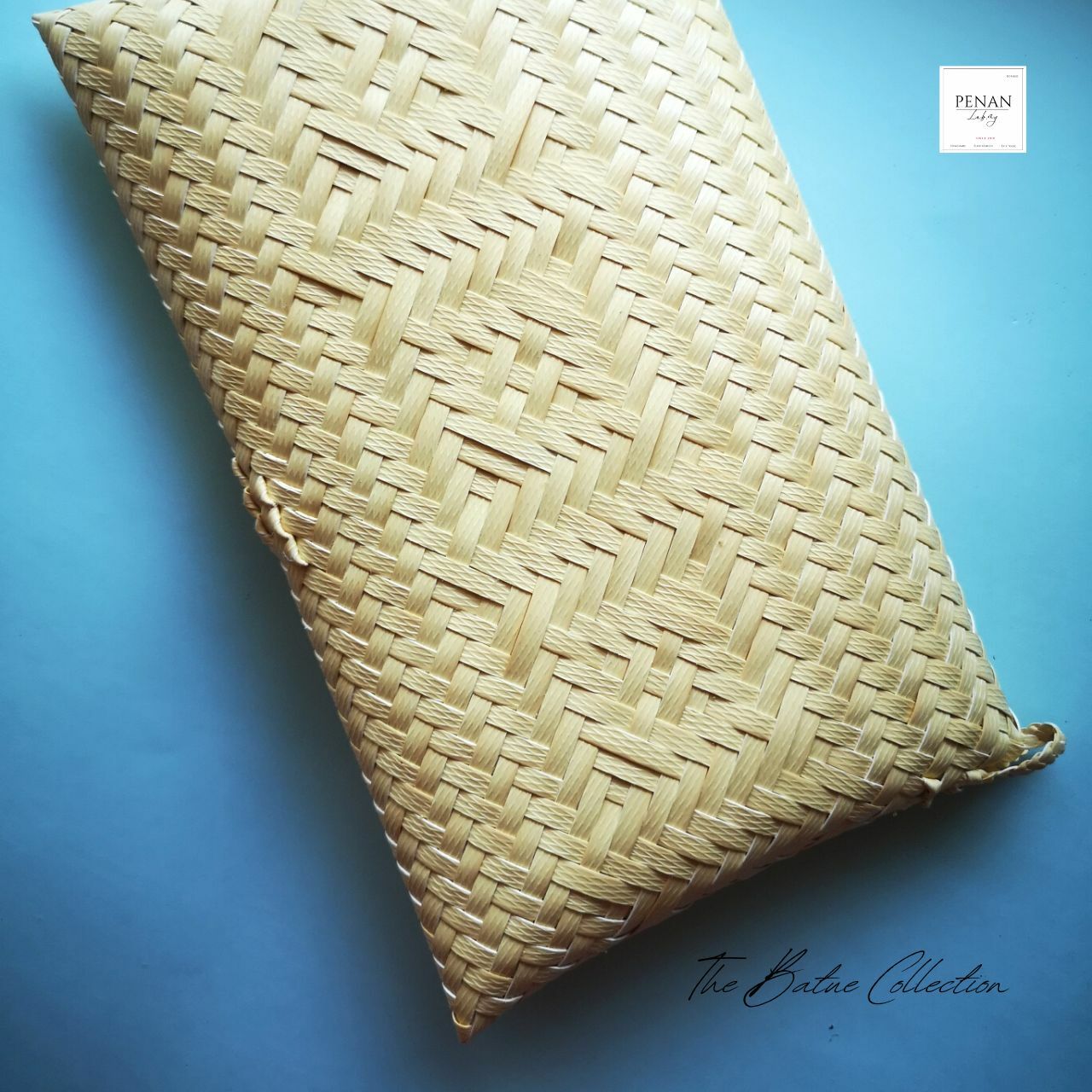 Penan Clutch 10 inch (Cream, white, tiffany & red)