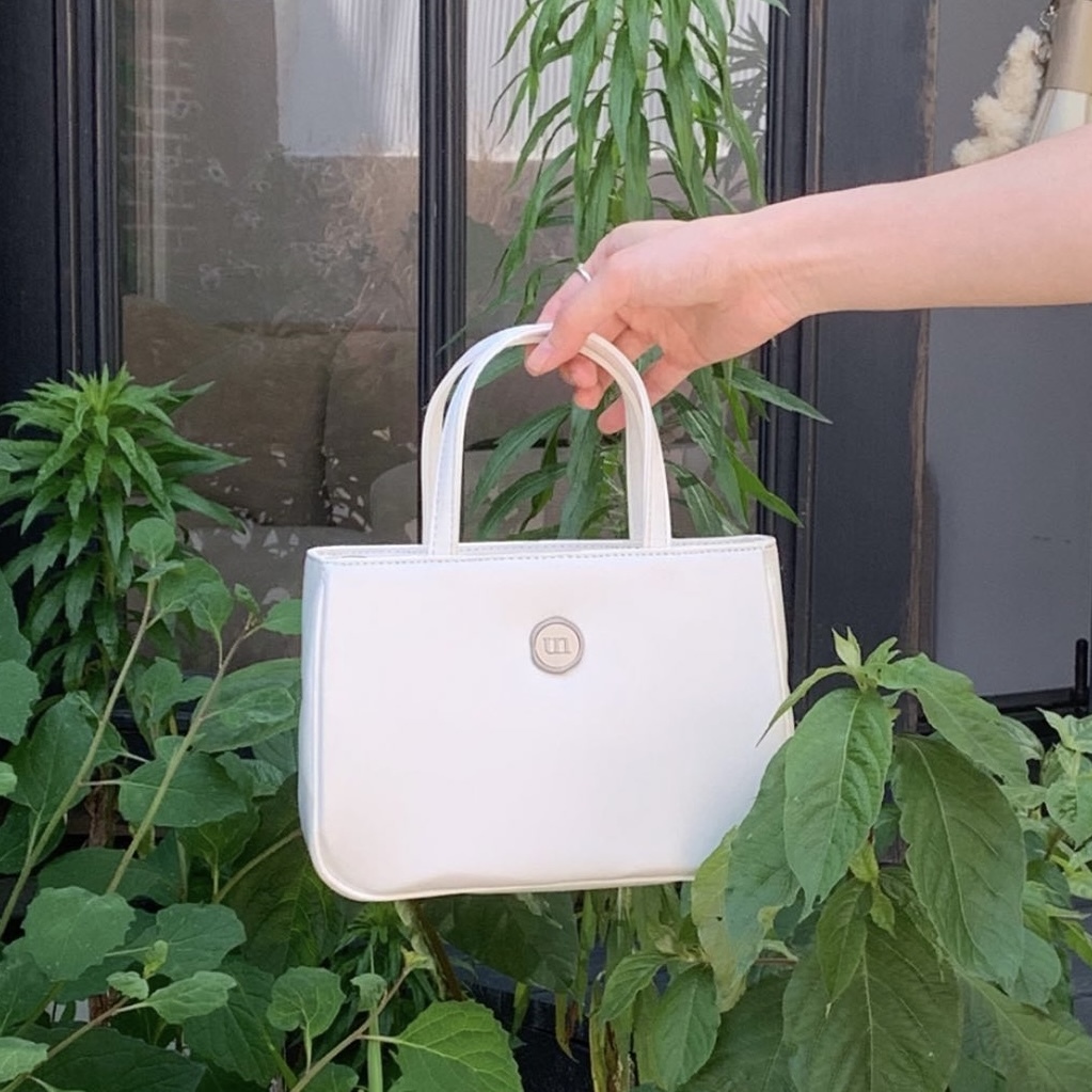 <韓國代購> UNTIDY SATIN MINI BAG