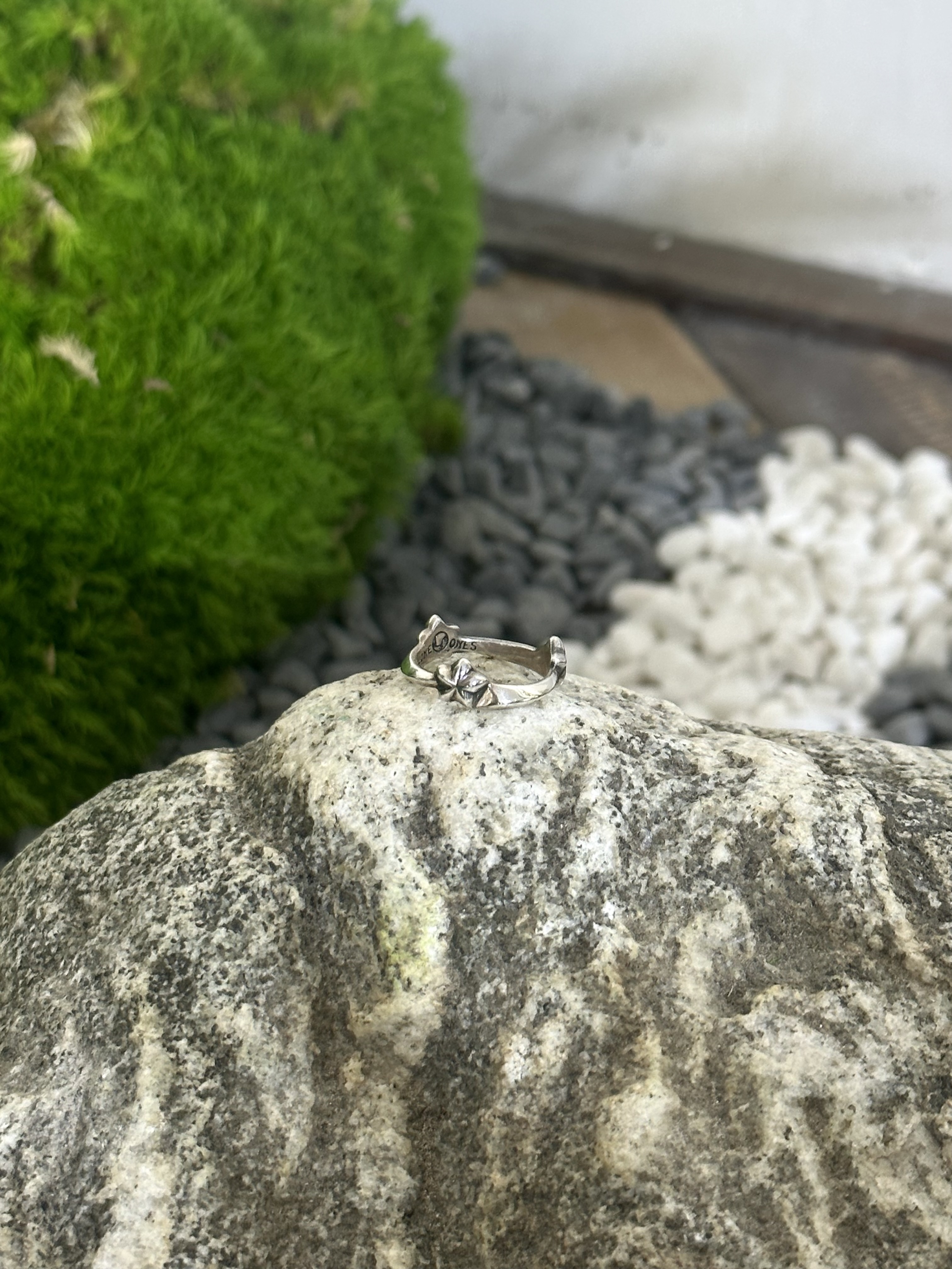 MATING FLIGHT: FREE STAR RING