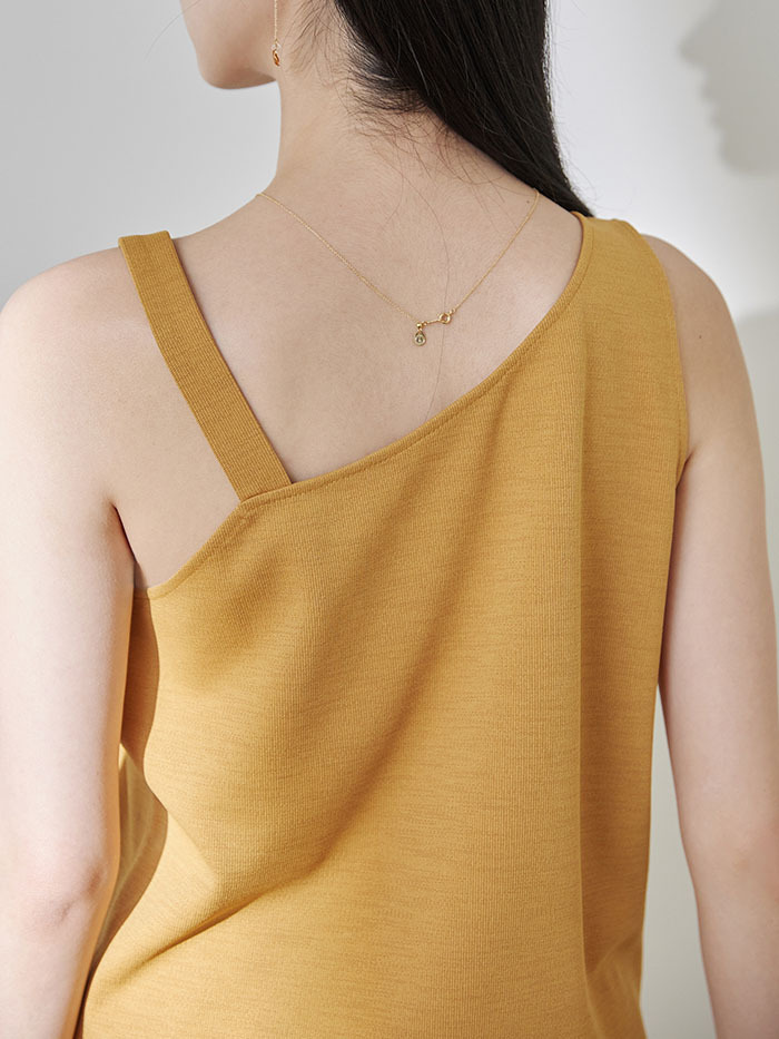 回眸一瞬斜口背心上衣-芥末