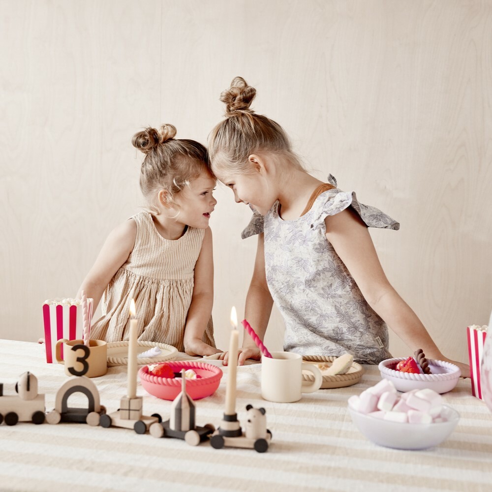 OYOY 兒童矽膠點心碗組-莓果紅 / 奶油白 (2入組)