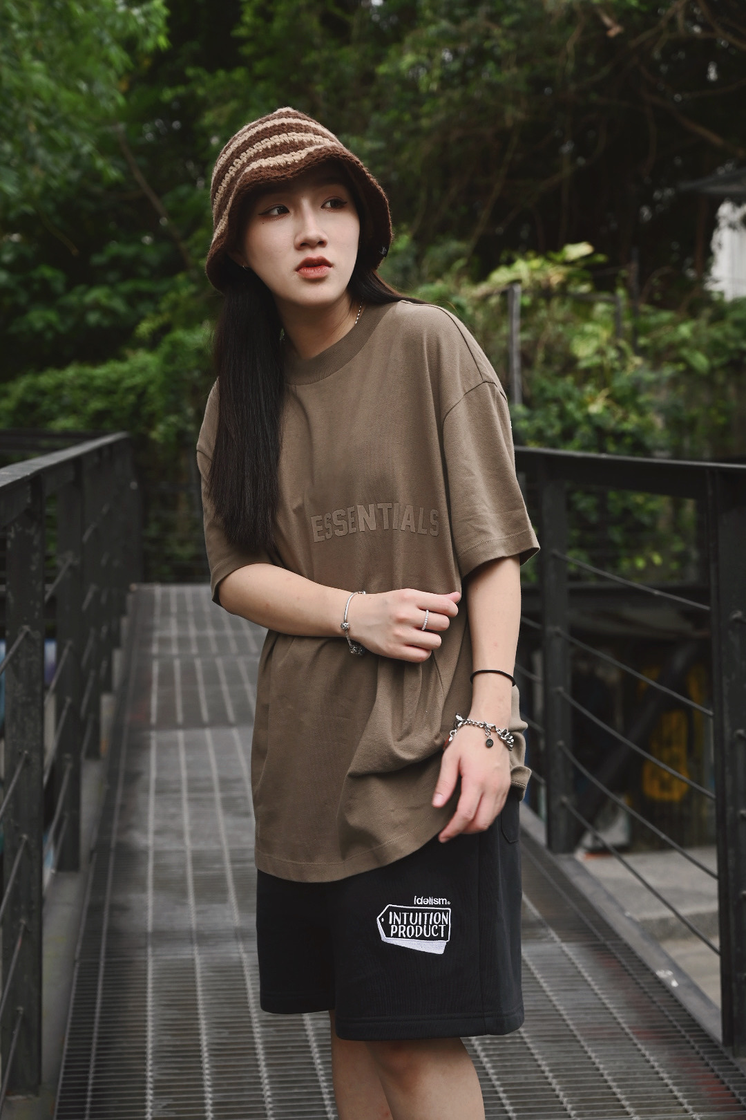 <快速出貨> ESSENTIALS 短TEE 巧克力