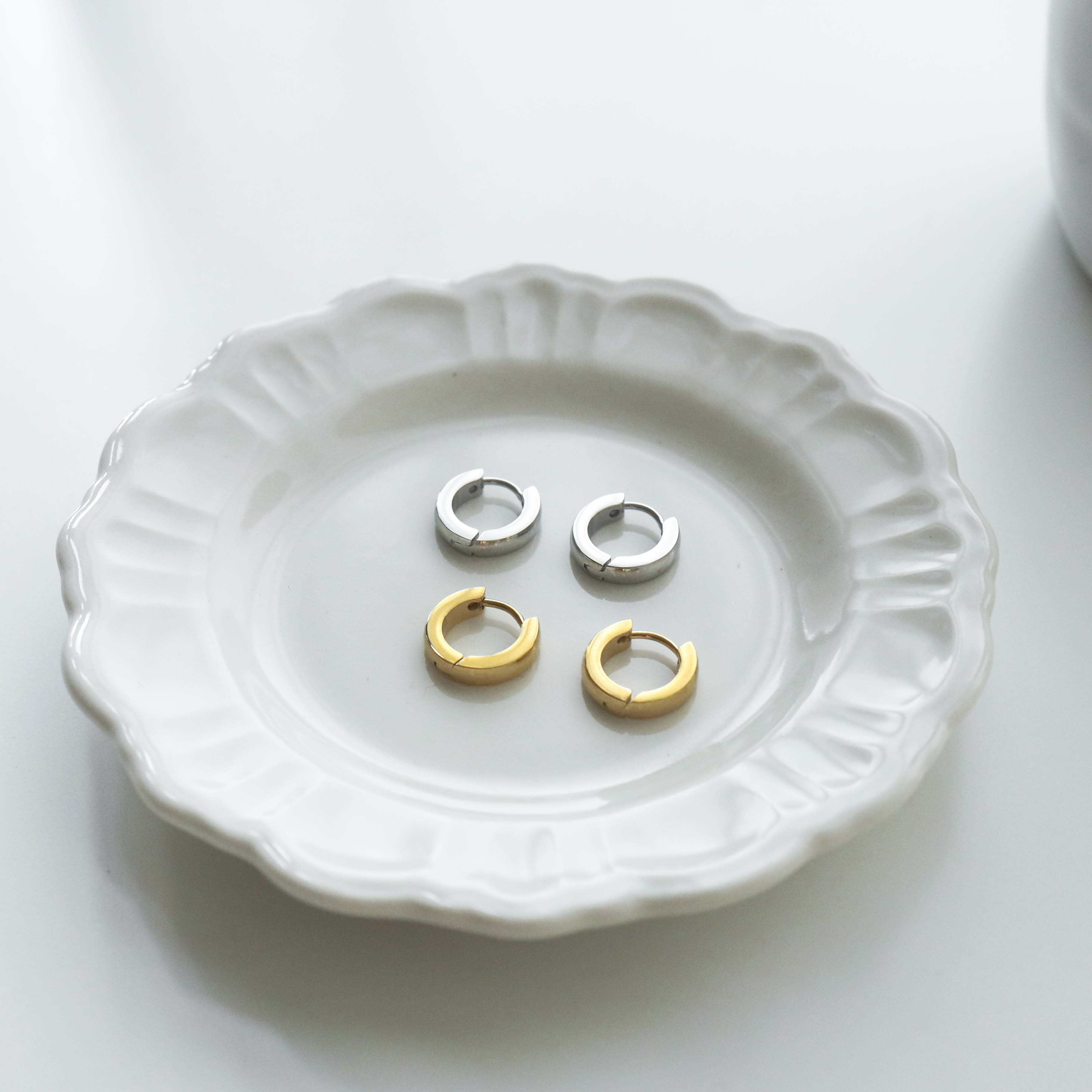 不怕水兩色素面鋼耳圈