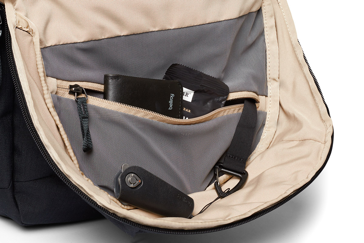 Bellroy Via Backpack｜簡約通勤後背包｜防潑水× 人體工學設計× 16 吋 