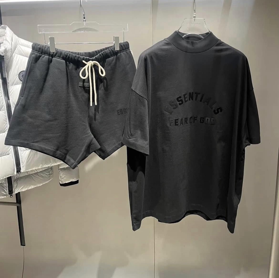 <快速出貨> ESSENTIALS 2023 FOG FEAR Of GOD 暗黑套裝