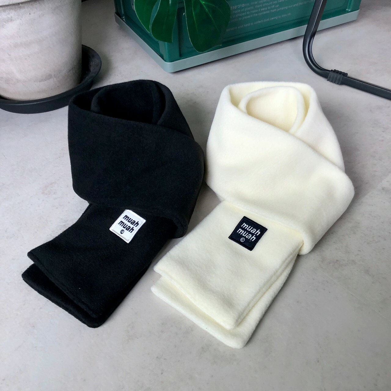 Muahmuah 柔軟素面絨毛保暖圍巾 MUA18002